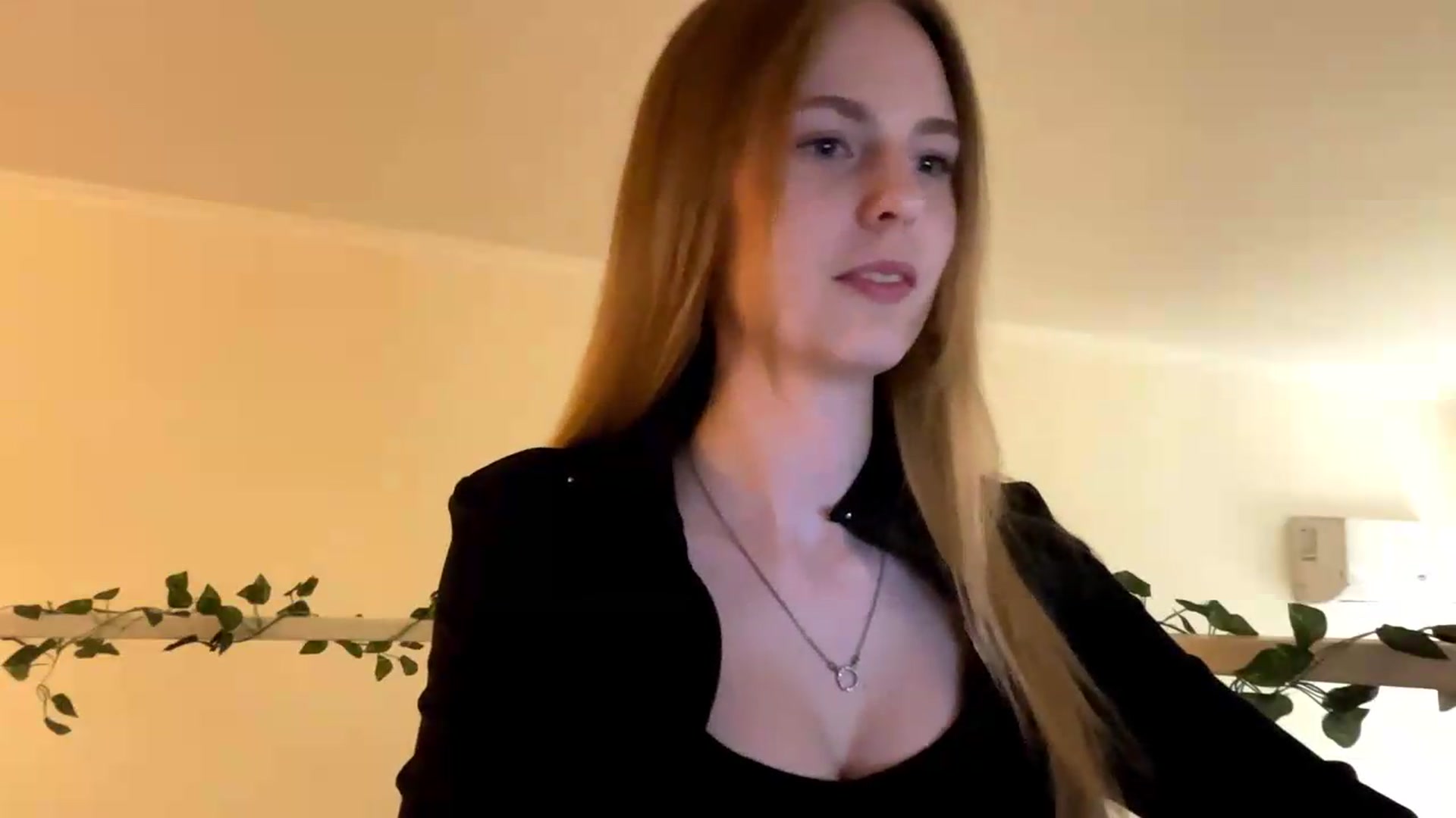 Gallery image thumbnail from SelinaMynx's myfreecams stream on, 05/29/2026, 14:38 image 10 of 20
