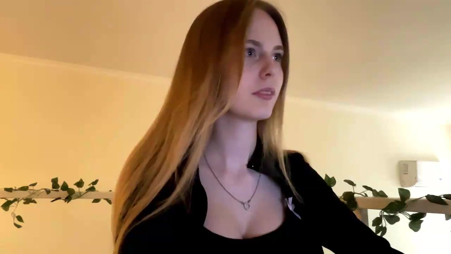 Gallery image thumbnail from SelinaMynx's myfreecams stream on, 05/29/2026, 14:38 image 4 of 20