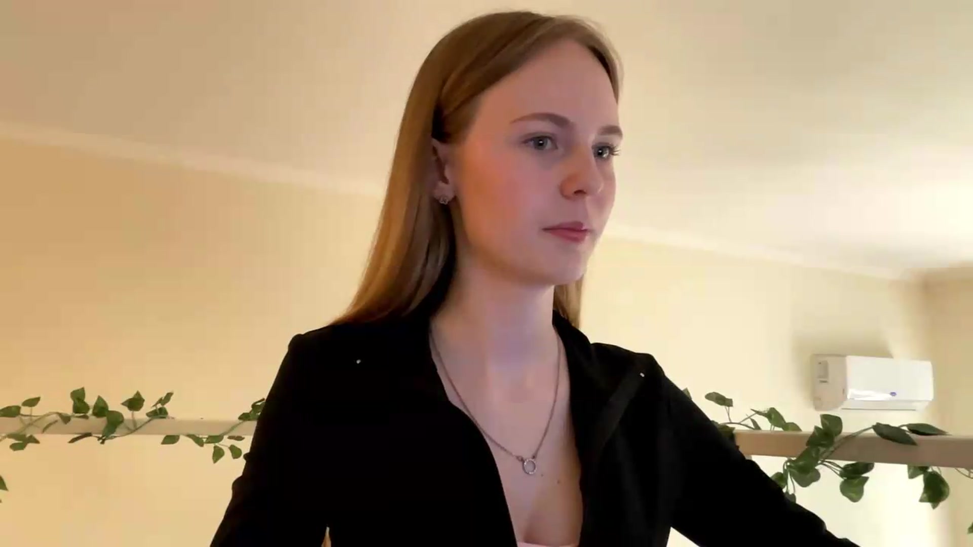 Gallery image thumbnail from SelinaMynx's myfreecams stream on, 05/30/2026, 10:17 image 12 of 20