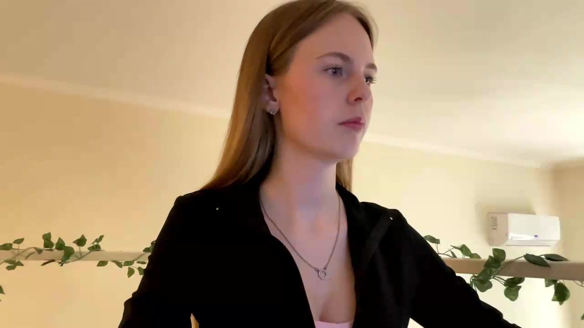 Gallery image thumbnail from SelinaMynx's myfreecams stream on, 05/30/2026, 10:17 image 11 of 20