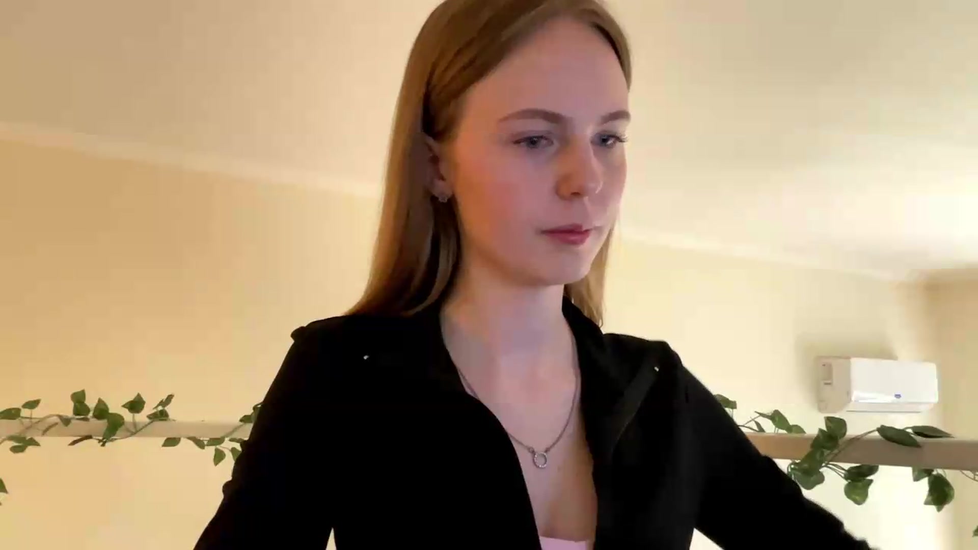 Gallery image thumbnail from SelinaMynx's myfreecams stream on, 05/30/2026, 10:17 image 14 of 20