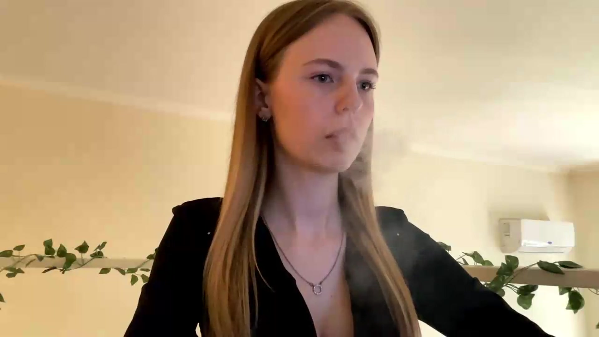 Gallery image thumbnail from SelinaMynx's myfreecams stream on, 05/30/2026, 10:17 image 19 of 20