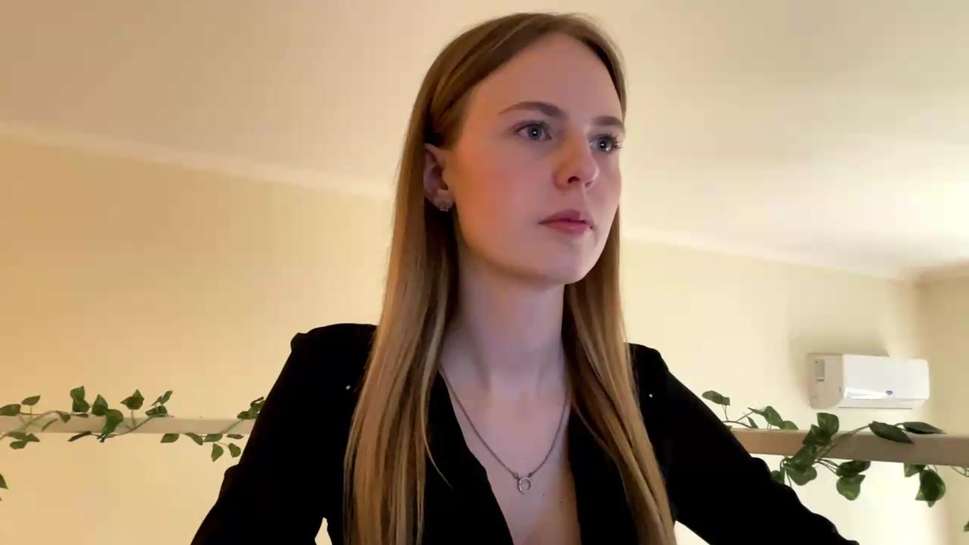Gallery image thumbnail from SelinaMynx's myfreecams stream on, 05/30/2026, 10:17 image 18 of 20