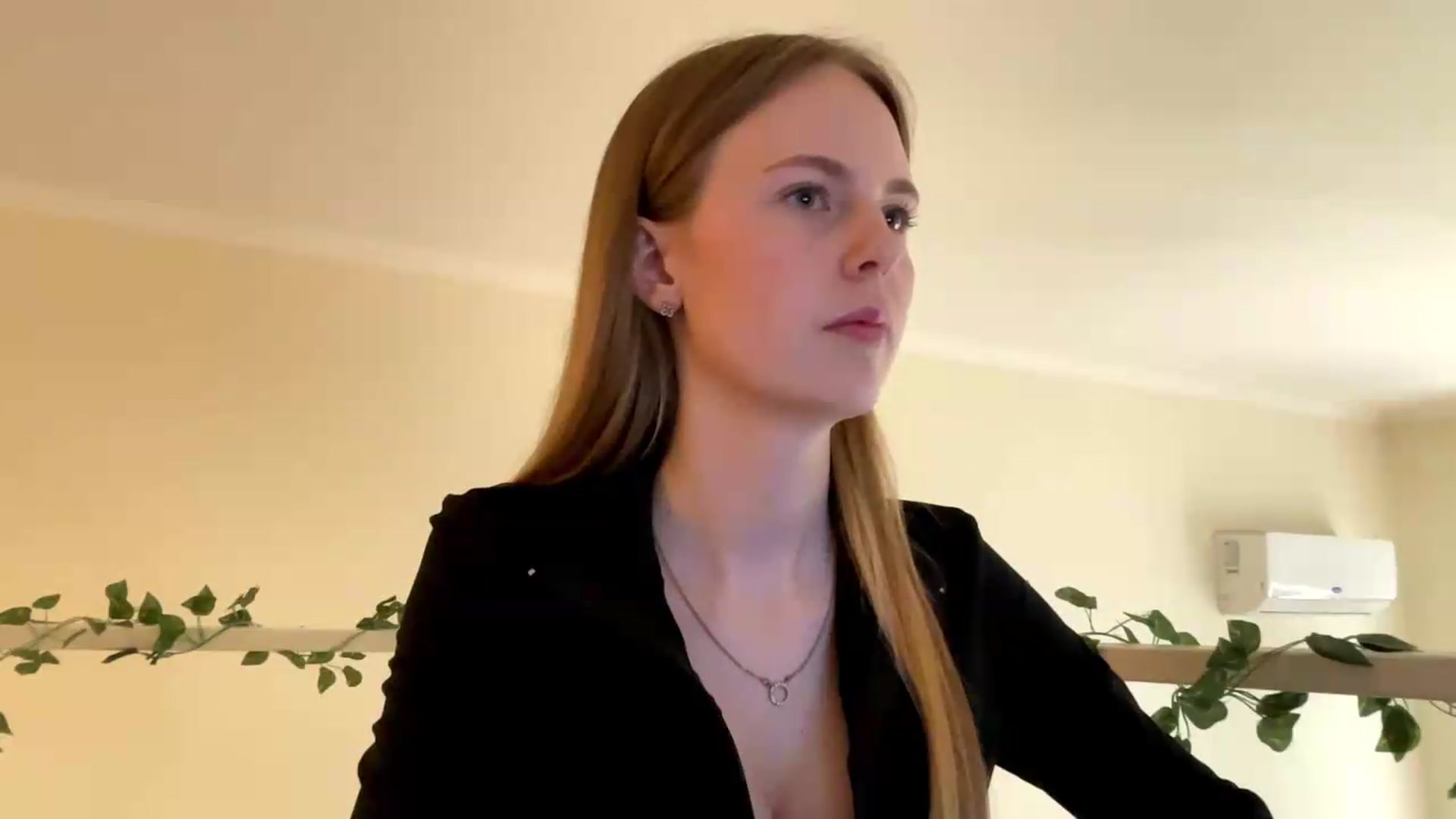 Gallery image thumbnail from SelinaMynx's myfreecams stream on, 05/30/2026, 10:17 image 7 of 20