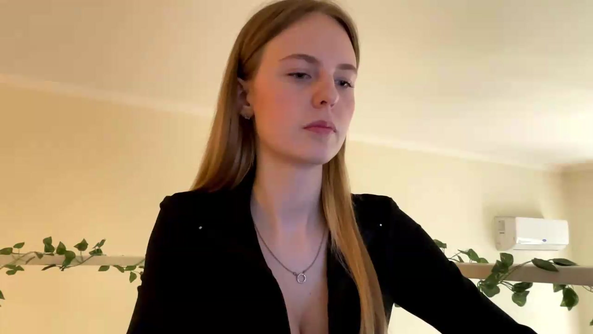 Gallery image thumbnail from SelinaMynx's myfreecams stream on, 05/30/2026, 10:17 image 3 of 20