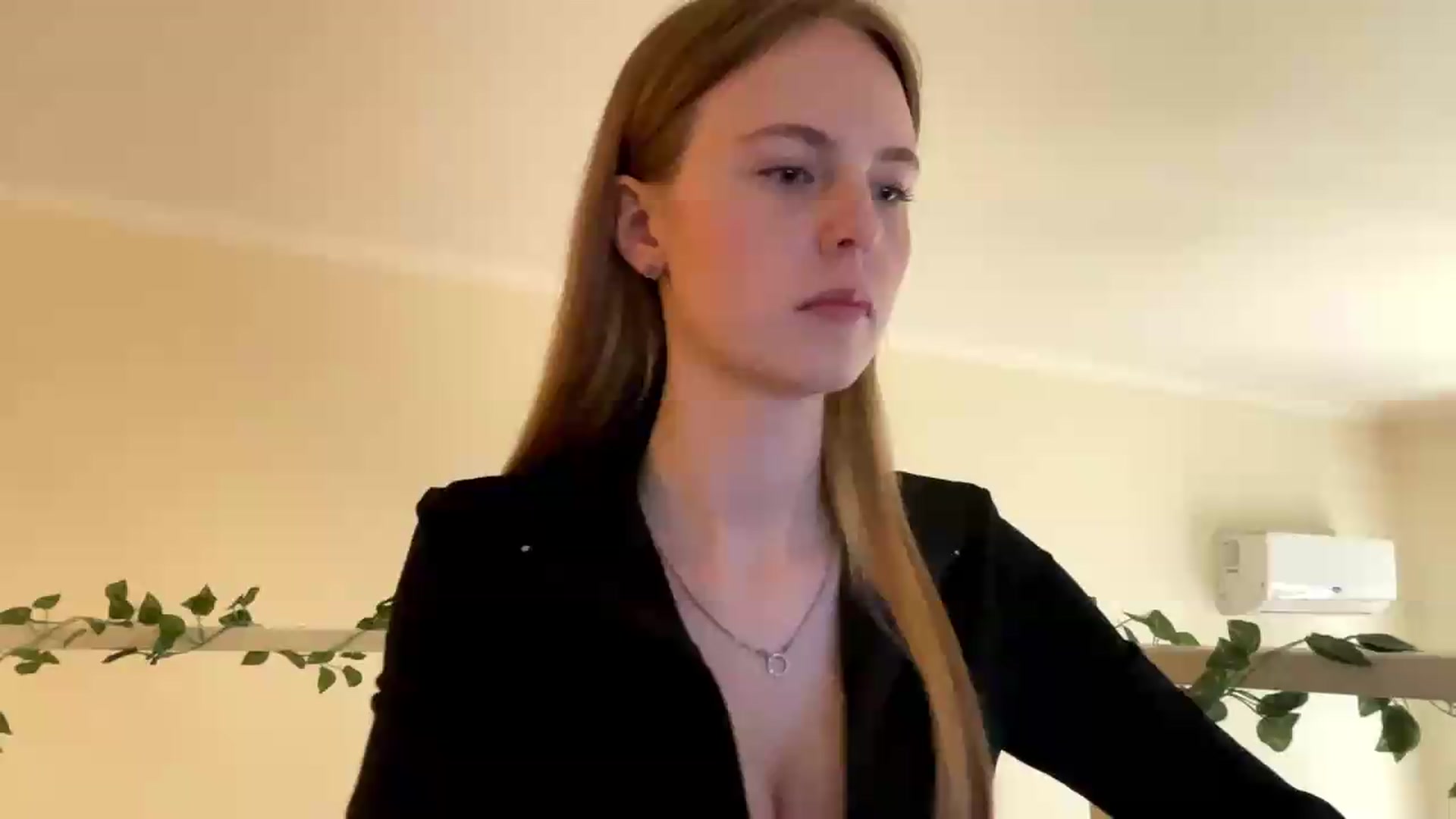 Gallery image thumbnail from SelinaMynx's myfreecams stream on, 05/30/2026, 10:17 image 1 of 20