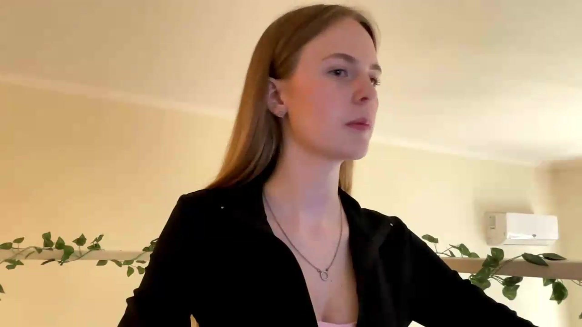Gallery image thumbnail from SelinaMynx's myfreecams stream on, 05/30/2026, 10:17 image 10 of 20