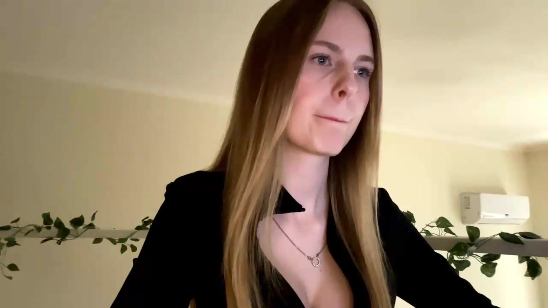 Gallery image thumbnail from SelinaMynx's myfreecams stream on, 05/30/2026, 13:07 image 6 of 20
