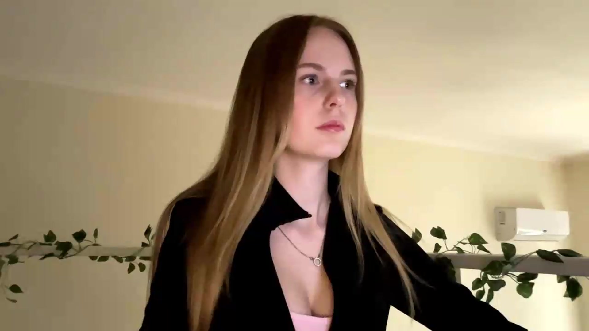 Gallery image thumbnail from SelinaMynx's myfreecams stream on, 05/30/2026, 13:07 image 19 of 20