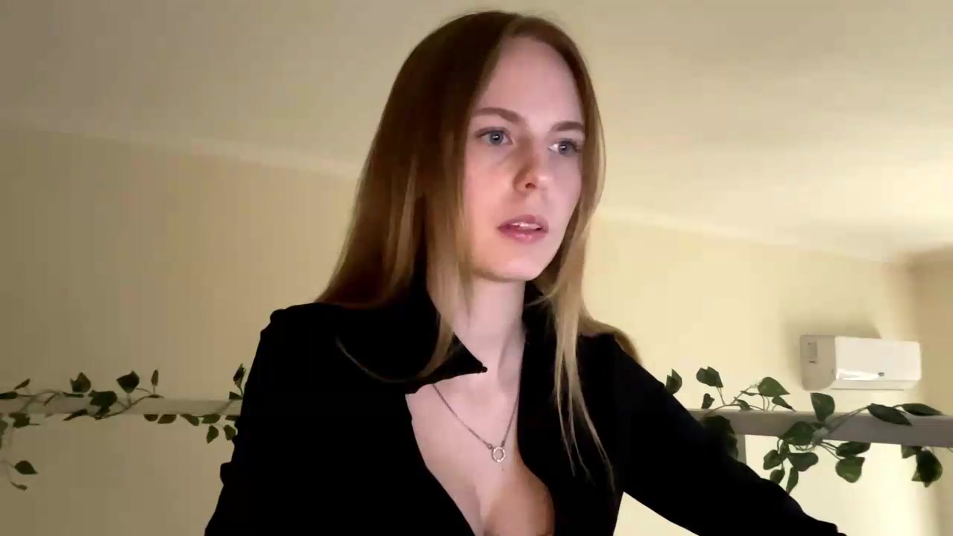Gallery image thumbnail from SelinaMynx's myfreecams stream on, 05/30/2026, 13:07 image 18 of 20