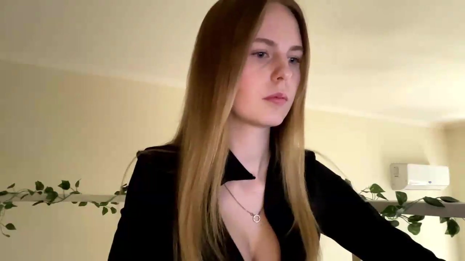 Gallery image thumbnail from SelinaMynx's myfreecams stream on, 05/30/2026, 13:07 image 2 of 20