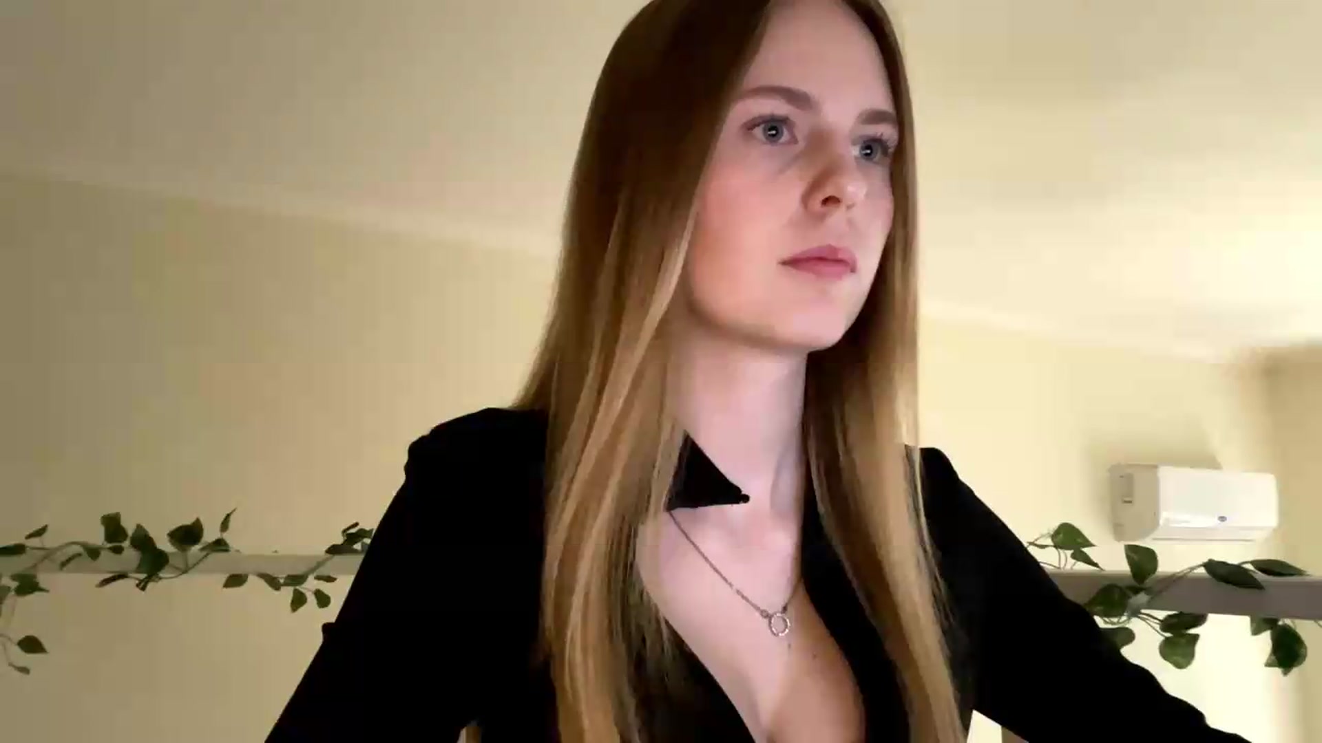 Gallery image thumbnail from SelinaMynx's myfreecams stream on, 05/30/2026, 13:07 image 5 of 20