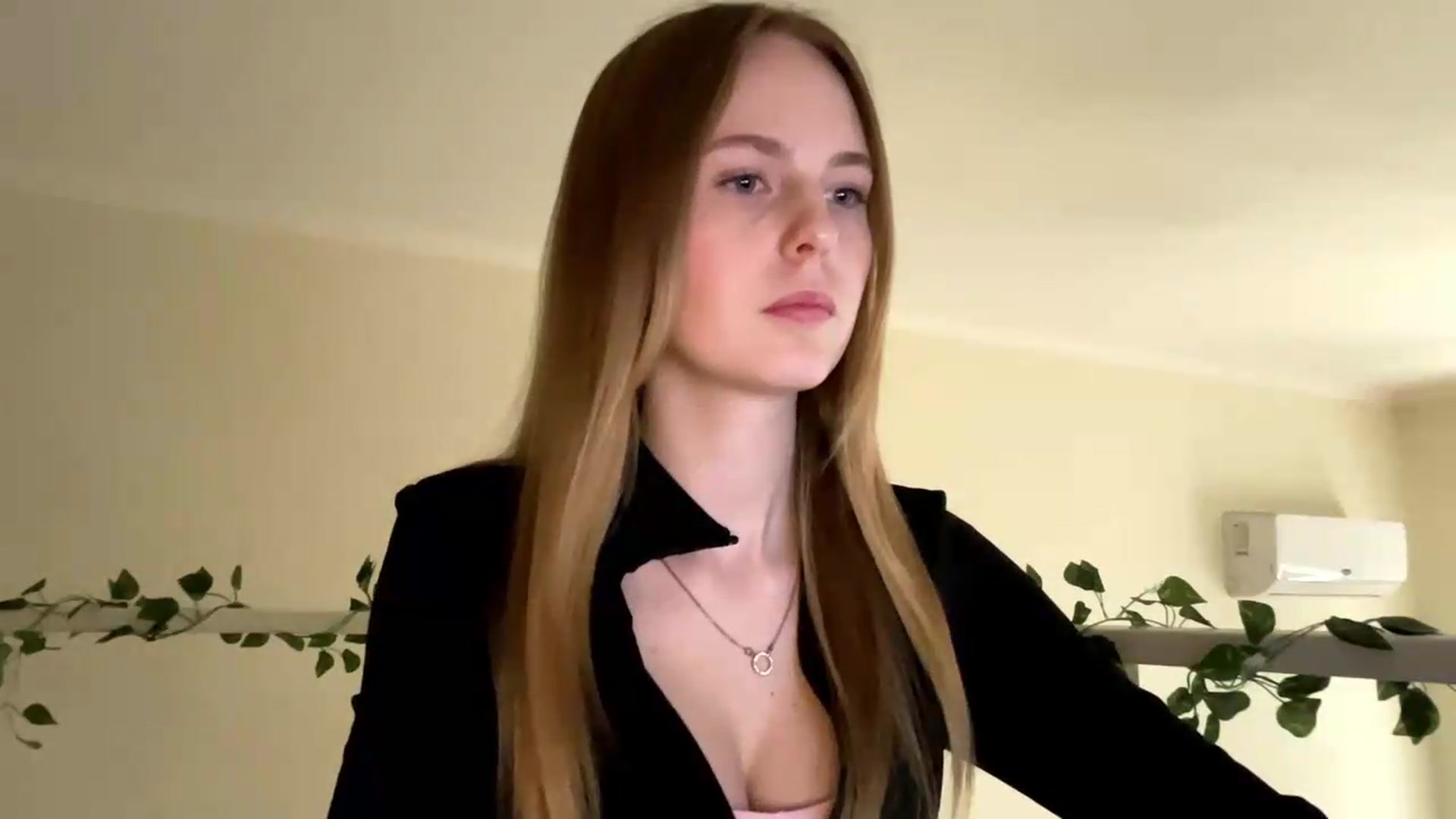 Gallery image thumbnail from SelinaMynx's myfreecams stream on, 05/30/2026, 13:07 image 9 of 20