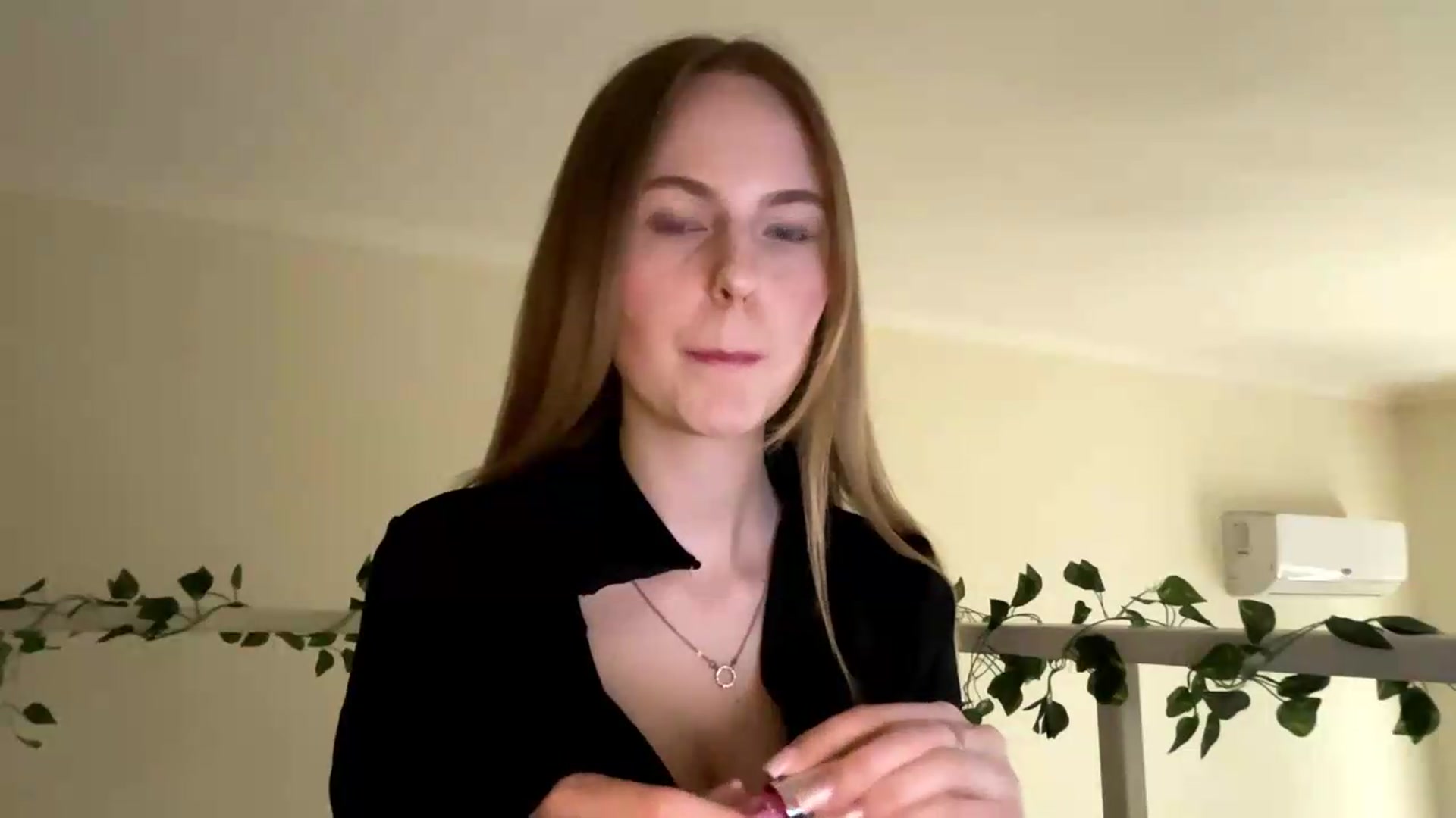 Gallery image thumbnail from SelinaMynx's myfreecams stream on, 05/30/2026, 13:07 image 16 of 20