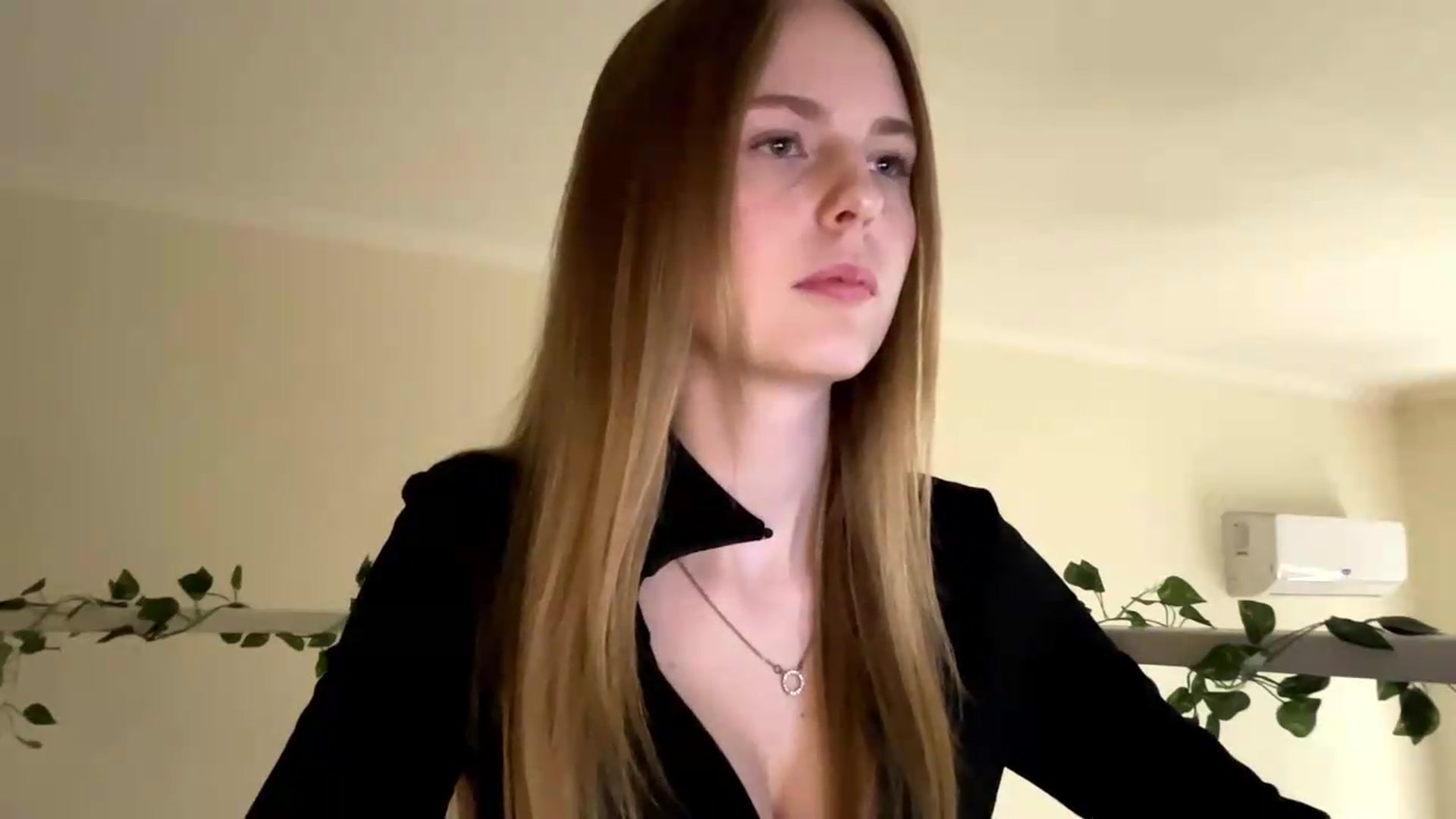 Gallery image thumbnail from SelinaMynx's myfreecams stream on, 05/30/2026, 13:07 image 8 of 20