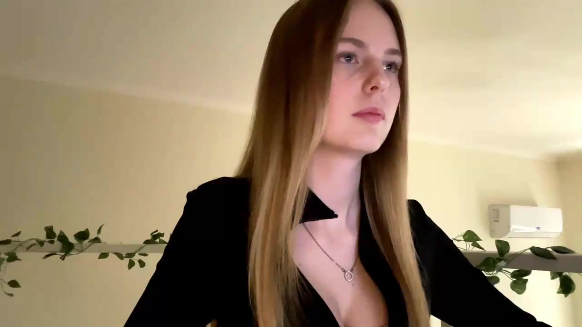 Gallery image thumbnail from SelinaMynx's myfreecams stream on, 05/30/2026, 13:07 image 4 of 20