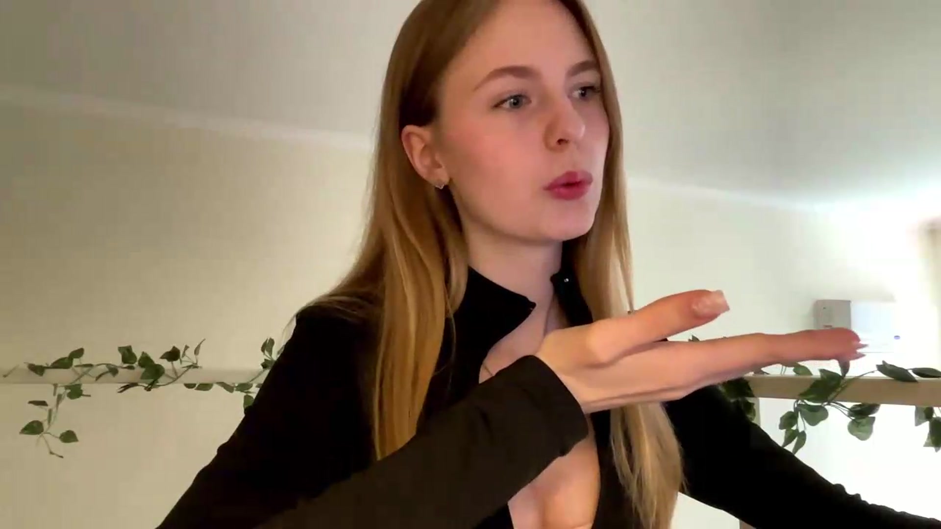 Gallery image thumbnail from SelinaMynx's myfreecams stream on, 06/01/2026, 09:45 image 9 of 20