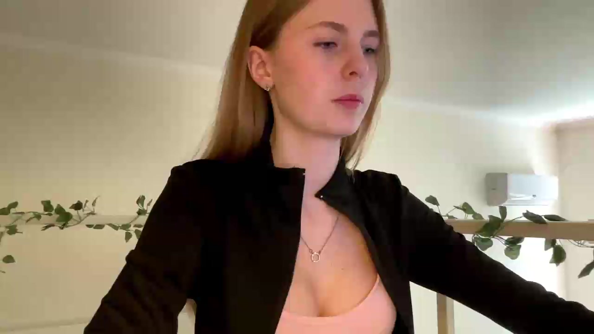 Gallery image thumbnail from SelinaMynx's myfreecams stream on, 06/01/2026, 11:03 image 1 of 20