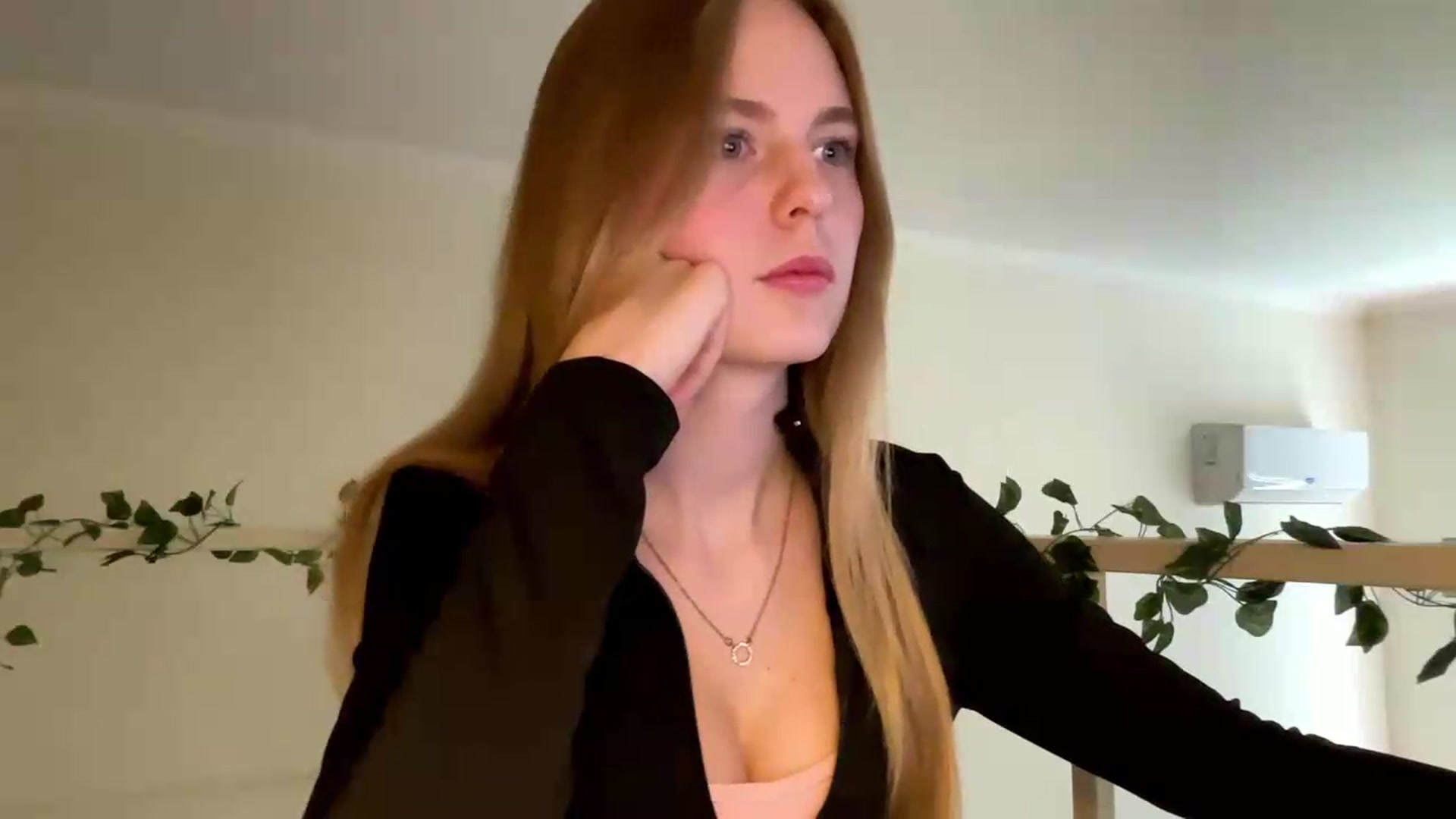 Gallery image thumbnail from SelinaMynx's myfreecams stream on, 06/01/2026, 11:03 image 5 of 20
