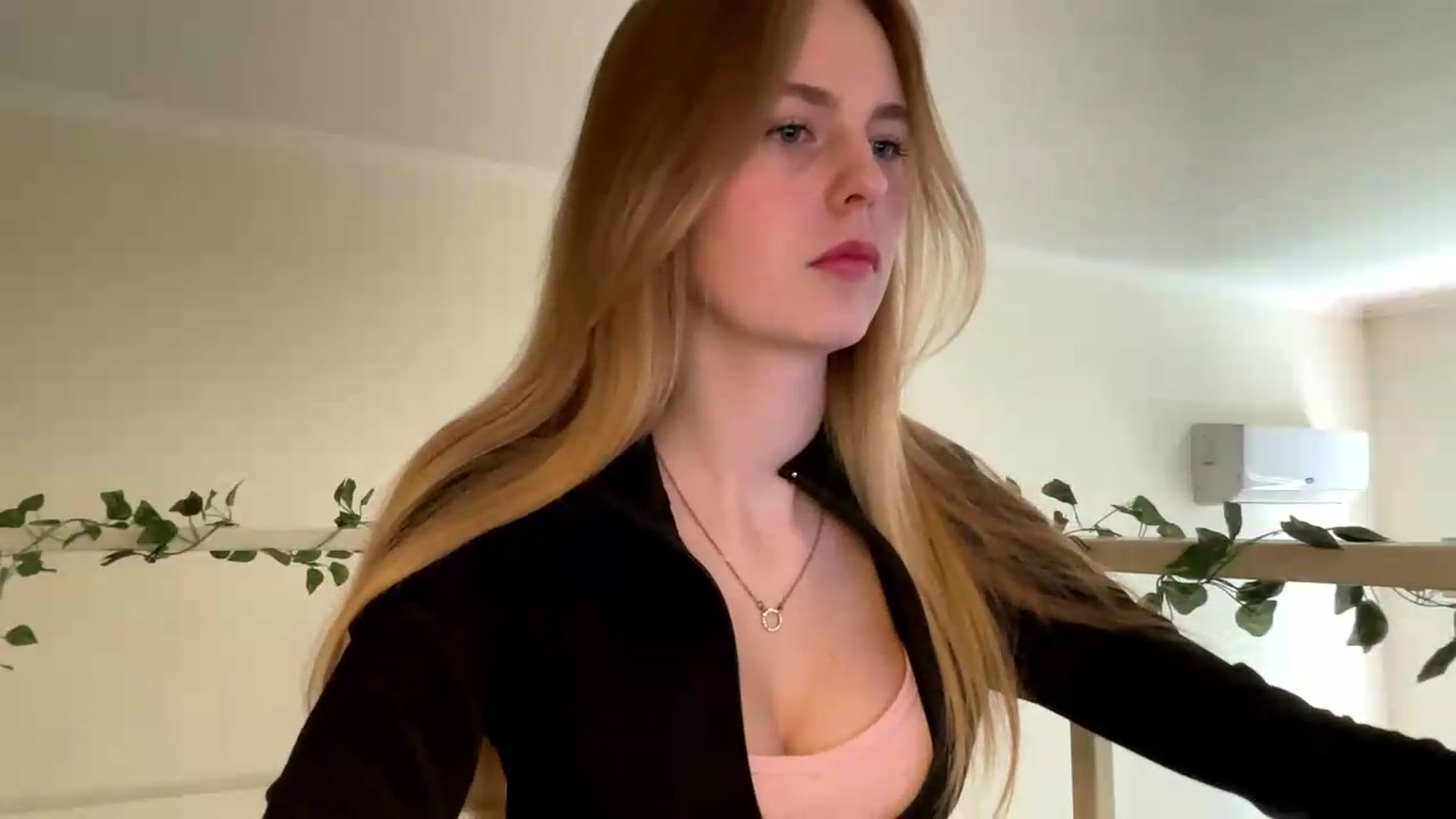 Gallery image thumbnail from SelinaMynx's myfreecams stream on, 06/01/2026, 11:03 image 2 of 20