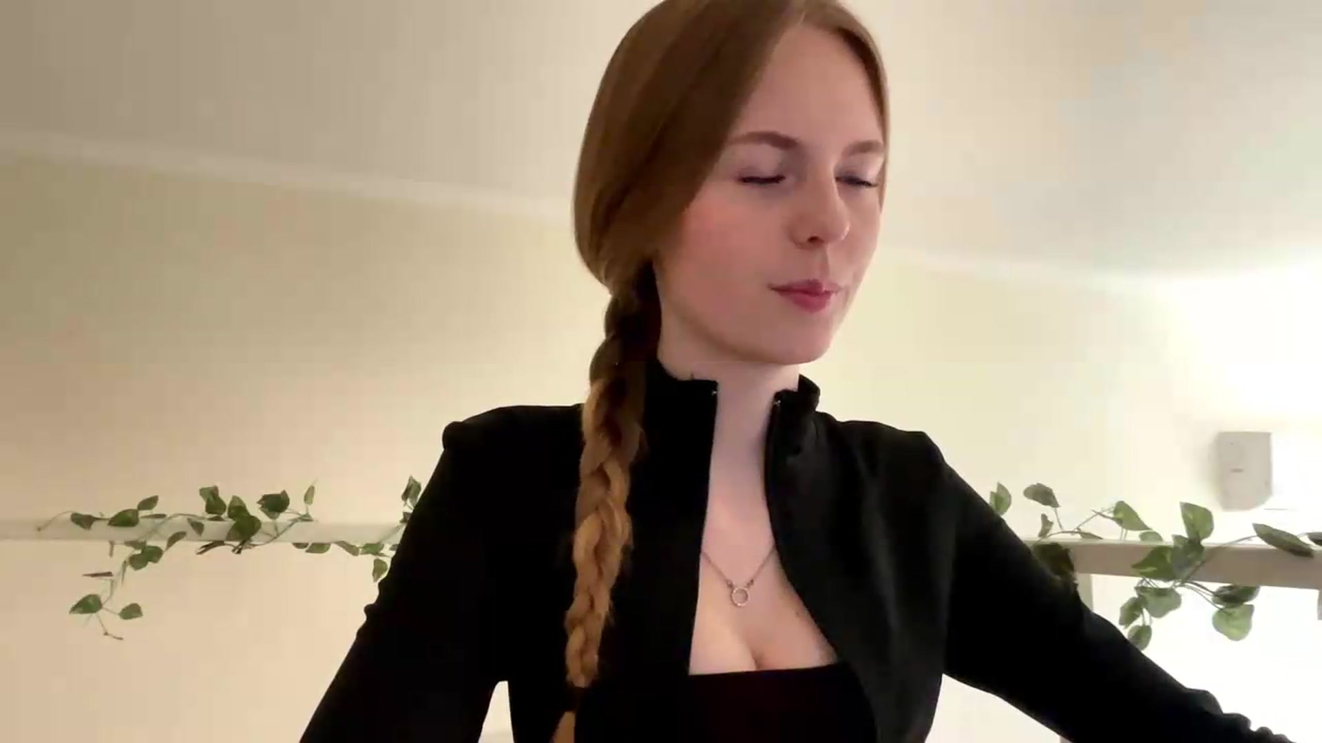 Gallery image thumbnail from SelinaMynx's myfreecams stream on, 06/02/2026, 10:24 image 5 of 20
