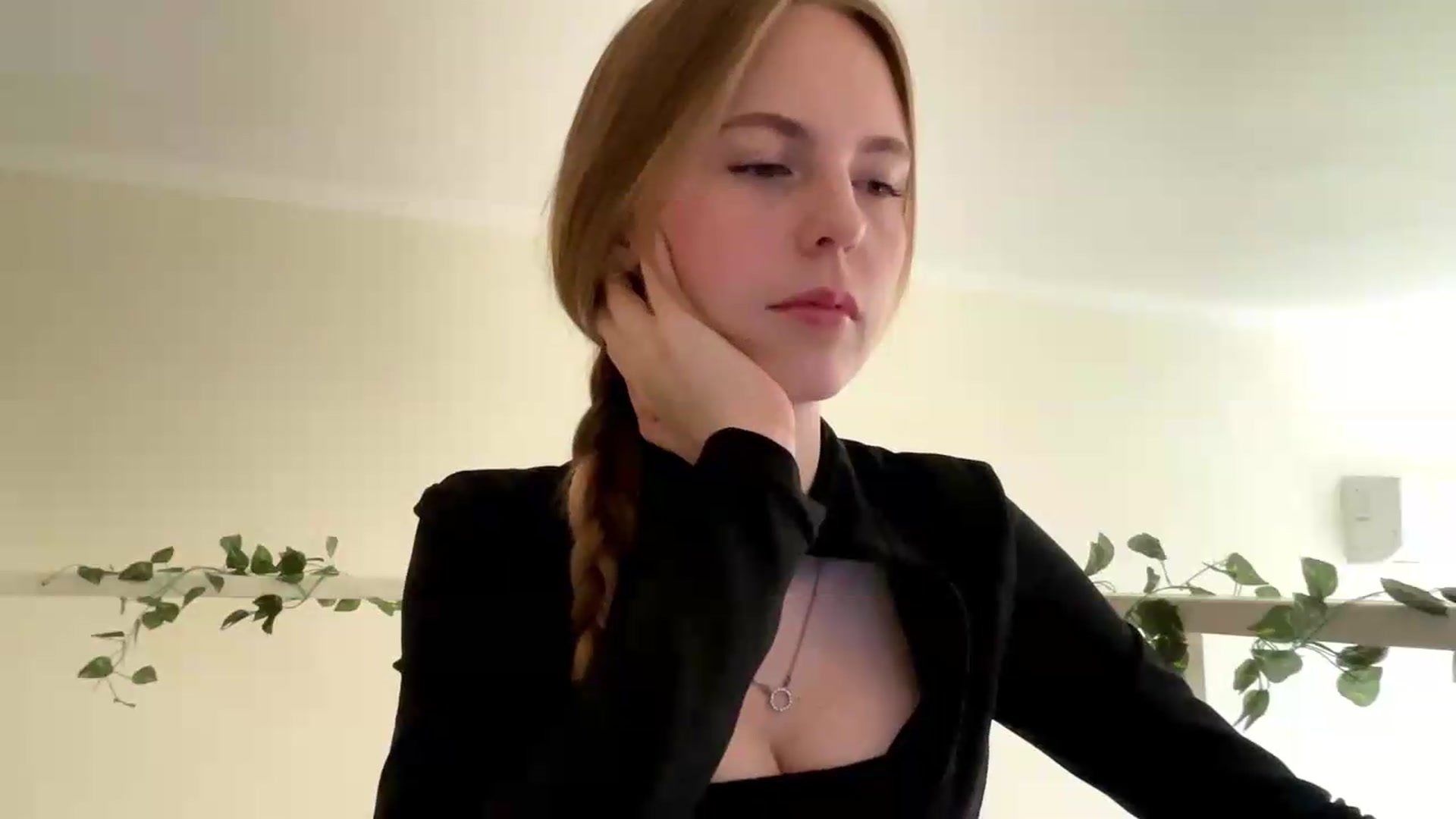 Gallery image thumbnail from SelinaMynx's myfreecams stream on, 06/02/2026, 10:24 image 17 of 20