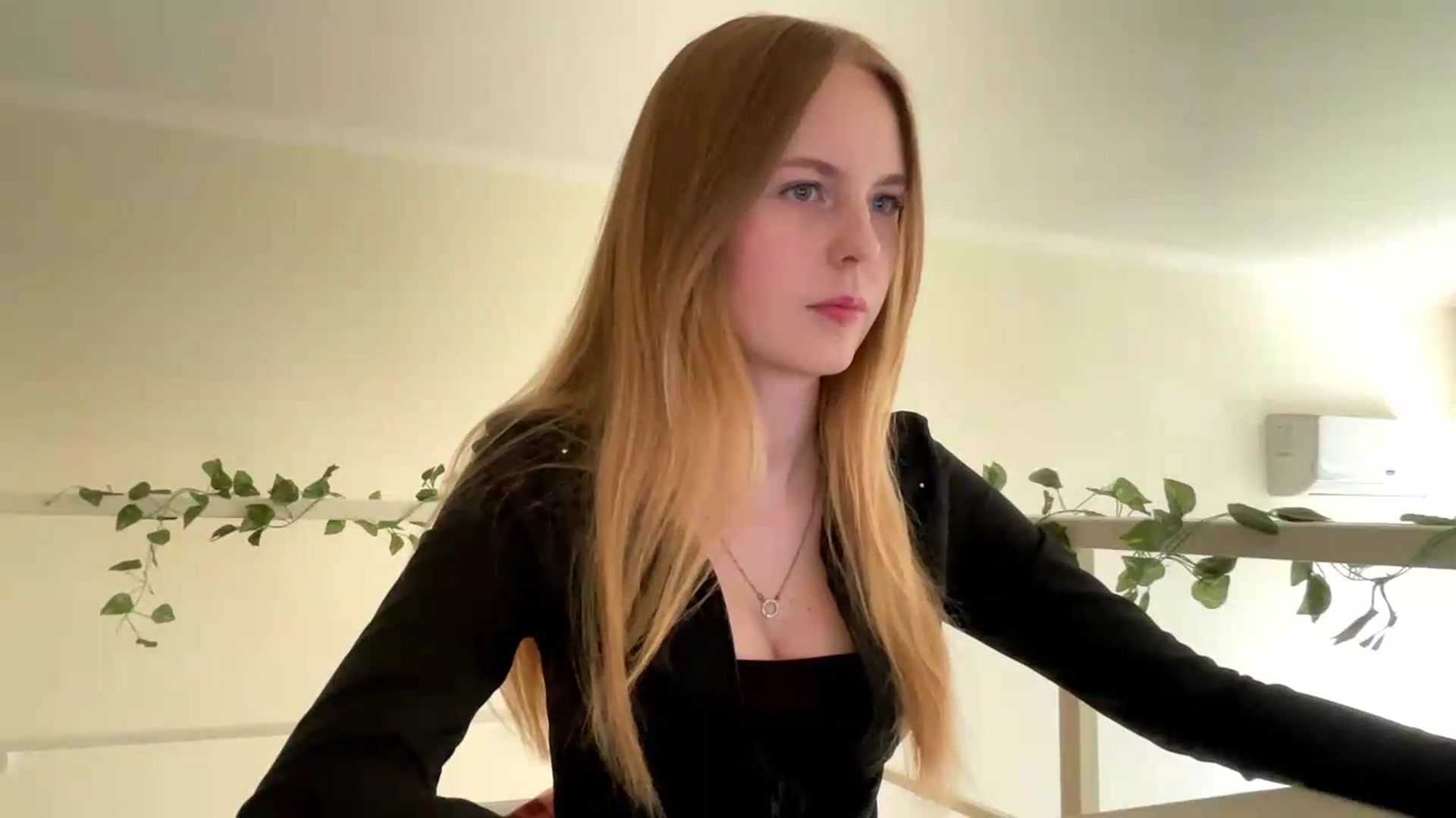 Gallery image thumbnail from SelinaMynx's myfreecams stream on, 06/02/2026, 12:50 image 9 of 20