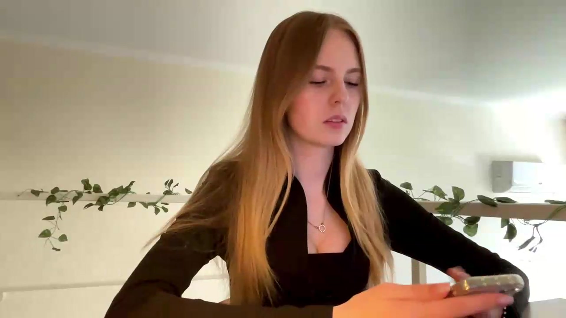 Gallery image thumbnail from SelinaMynx's myfreecams stream on, 06/02/2026, 14:05 image 16 of 20