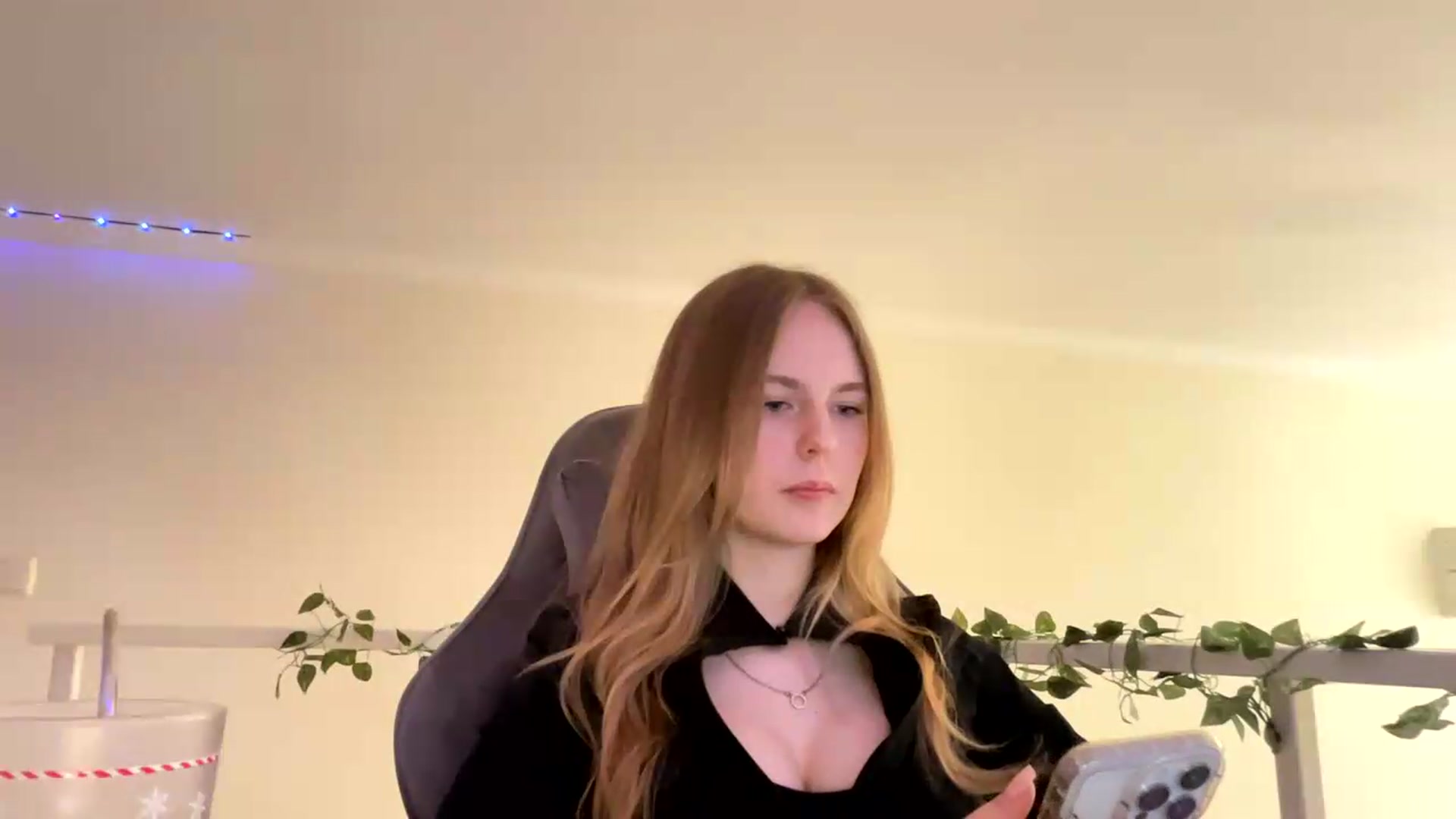 Gallery image thumbnail from SelinaMynx's myfreecams stream on, 06/05/2026, 12:10 image 7 of 20
