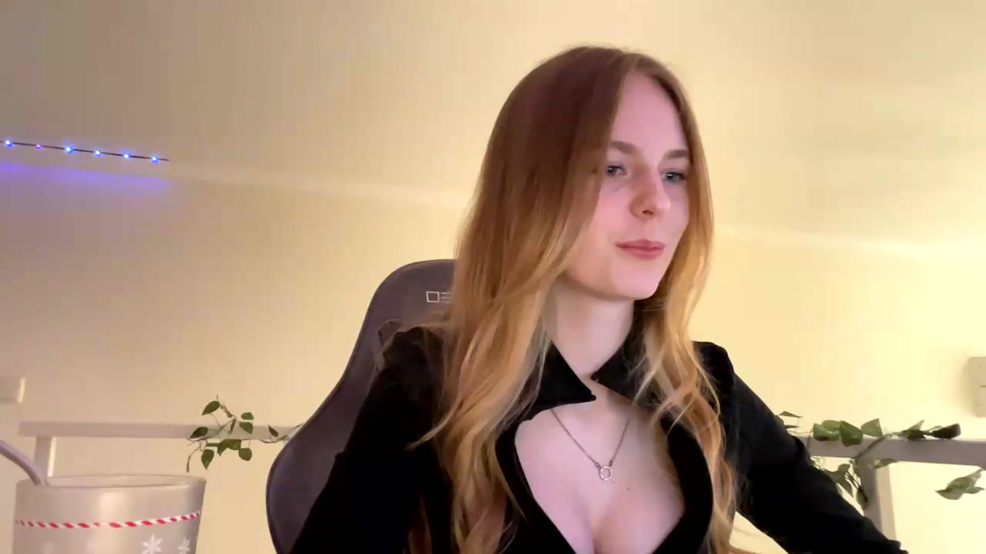 Gallery image thumbnail from SelinaMynx's myfreecams stream on, 06/05/2026, 12:10 image 18 of 20