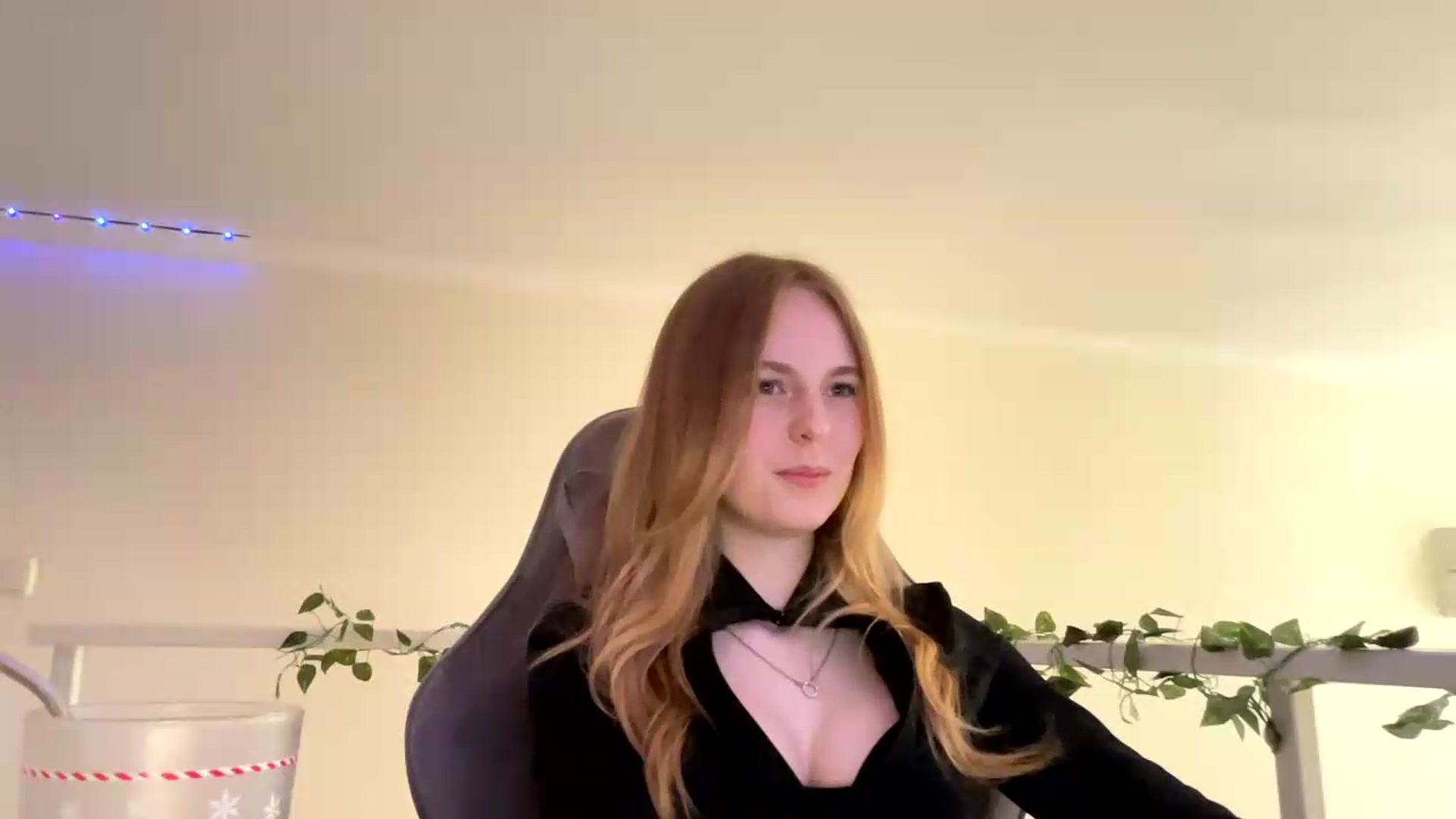 Gallery image thumbnail from SelinaMynx's myfreecams stream on, 06/05/2026, 12:10 image 16 of 20