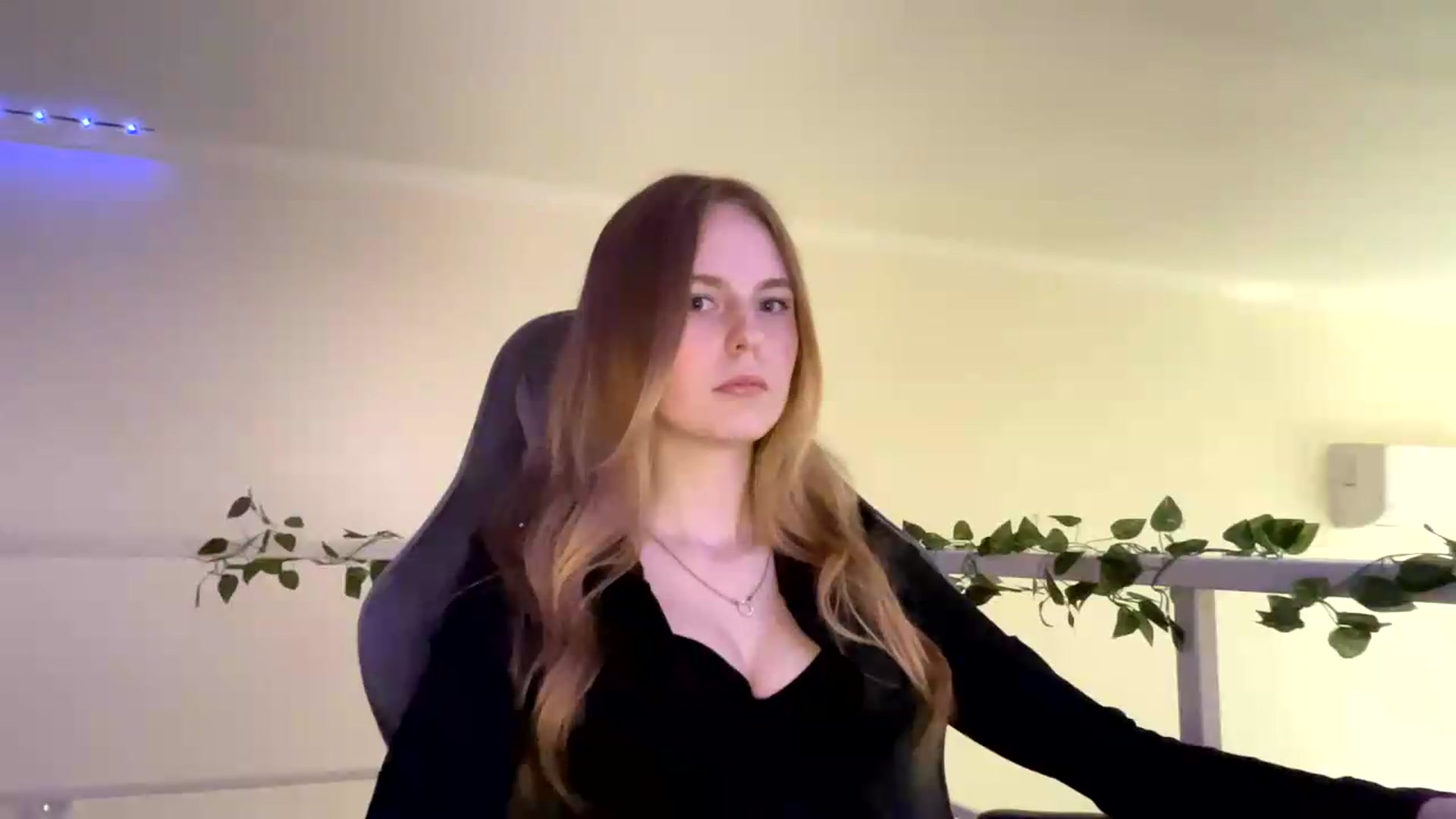 Gallery image thumbnail from SelinaMynx's myfreecams stream on, 06/05/2026, 15:03 image 3 of 20