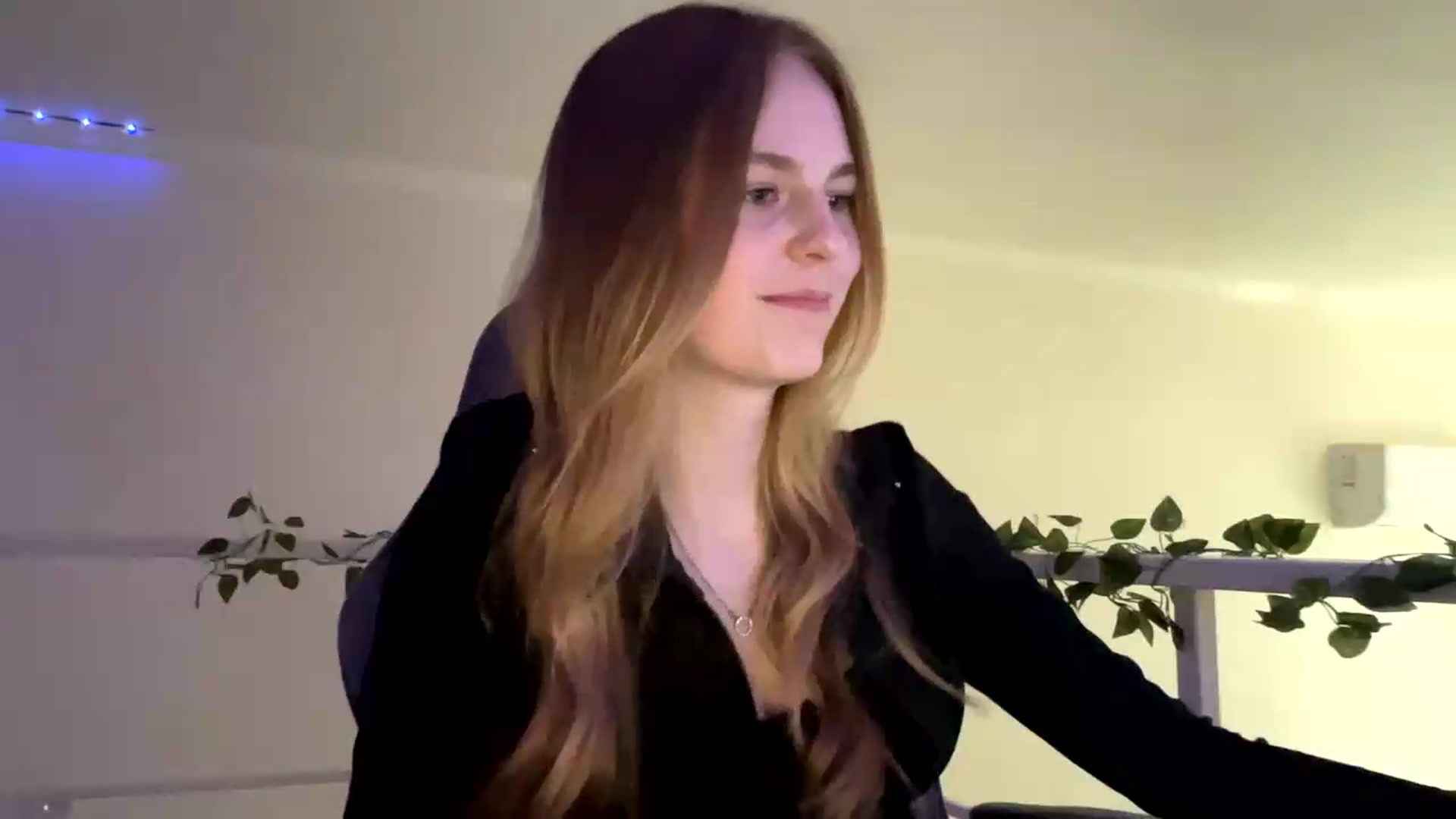 Gallery image thumbnail from SelinaMynx's myfreecams stream on, 06/05/2026, 15:03 image 13 of 20