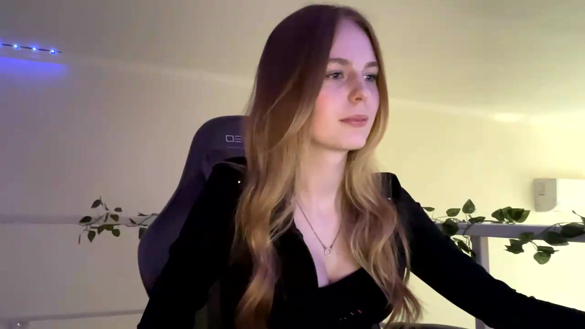 Gallery image thumbnail from SelinaMynx's myfreecams stream on, 06/05/2026, 15:03 image 9 of 20