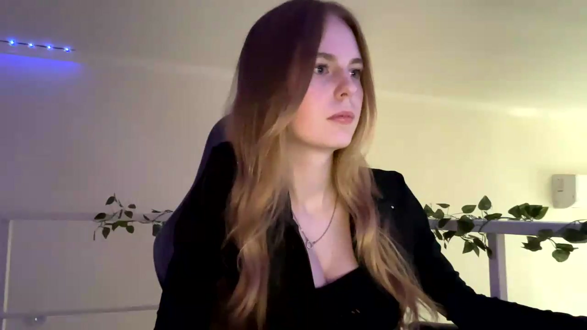 Gallery image thumbnail from SelinaMynx's myfreecams stream on, 06/05/2026, 15:03 image 17 of 20