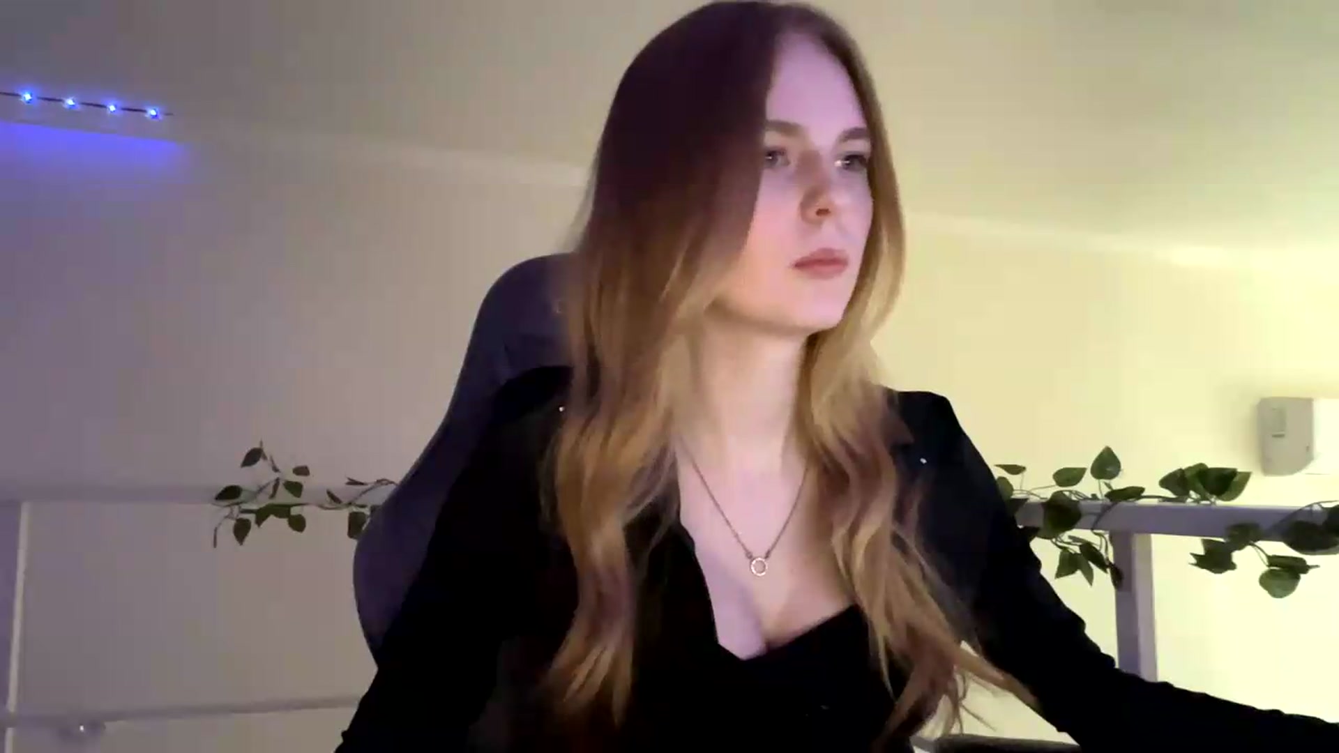 Gallery image thumbnail from SelinaMynx's myfreecams stream on, 06/05/2026, 15:03 image 16 of 20