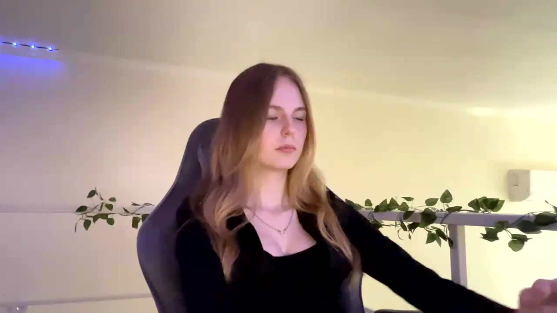 Gallery image thumbnail from SelinaMynx's myfreecams stream on, 06/05/2026, 15:03 image 2 of 20