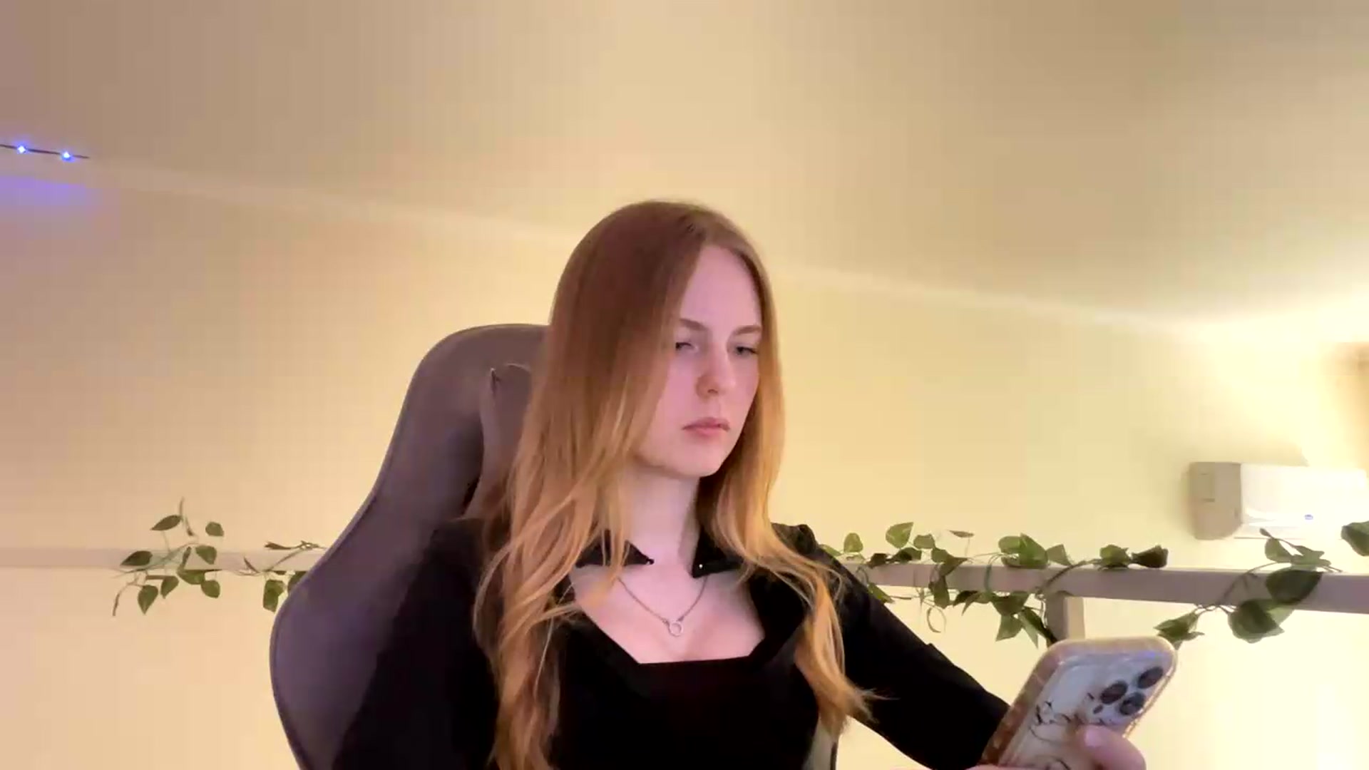 Gallery image thumbnail from SelinaMynx's myfreecams stream on, 06/06/2026, 10:50 image 10 of 20