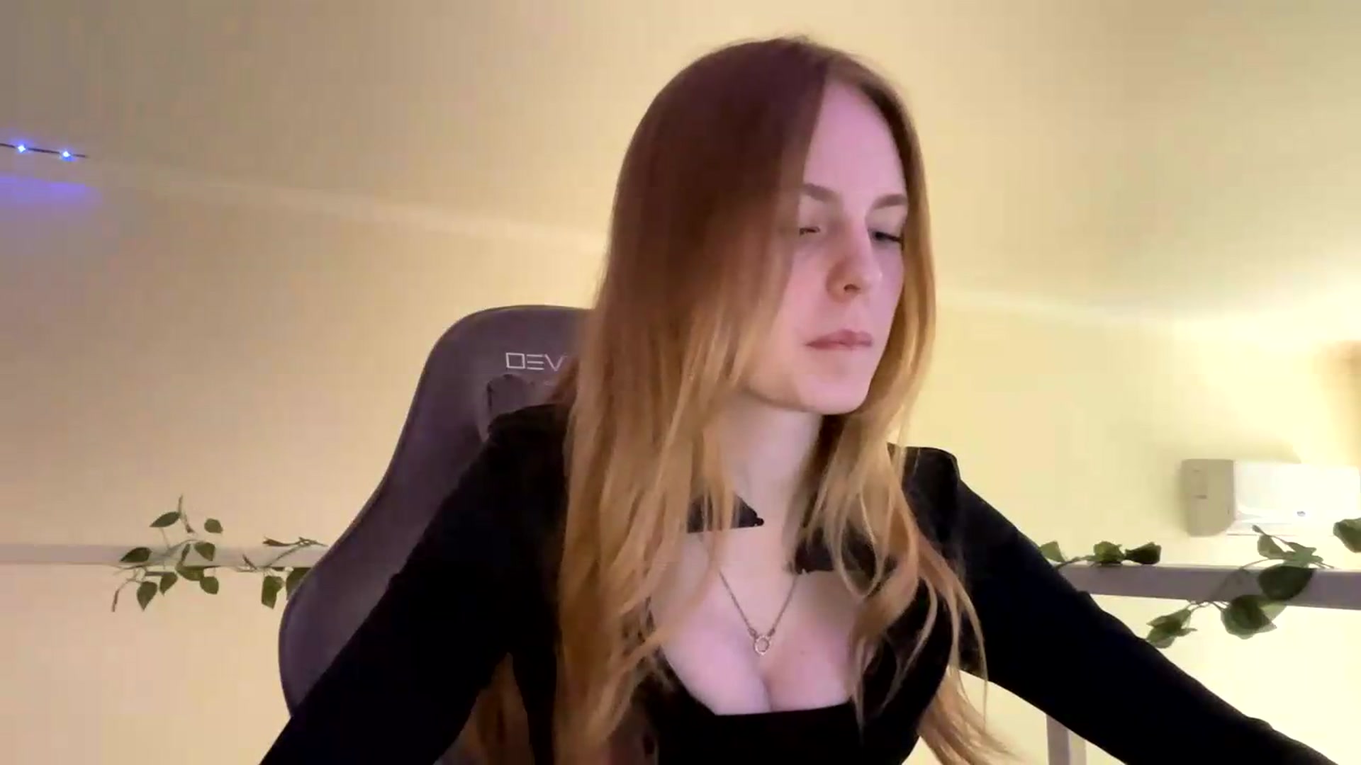 Gallery image thumbnail from SelinaMynx's myfreecams stream on, 06/06/2026, 10:50 image 17 of 20