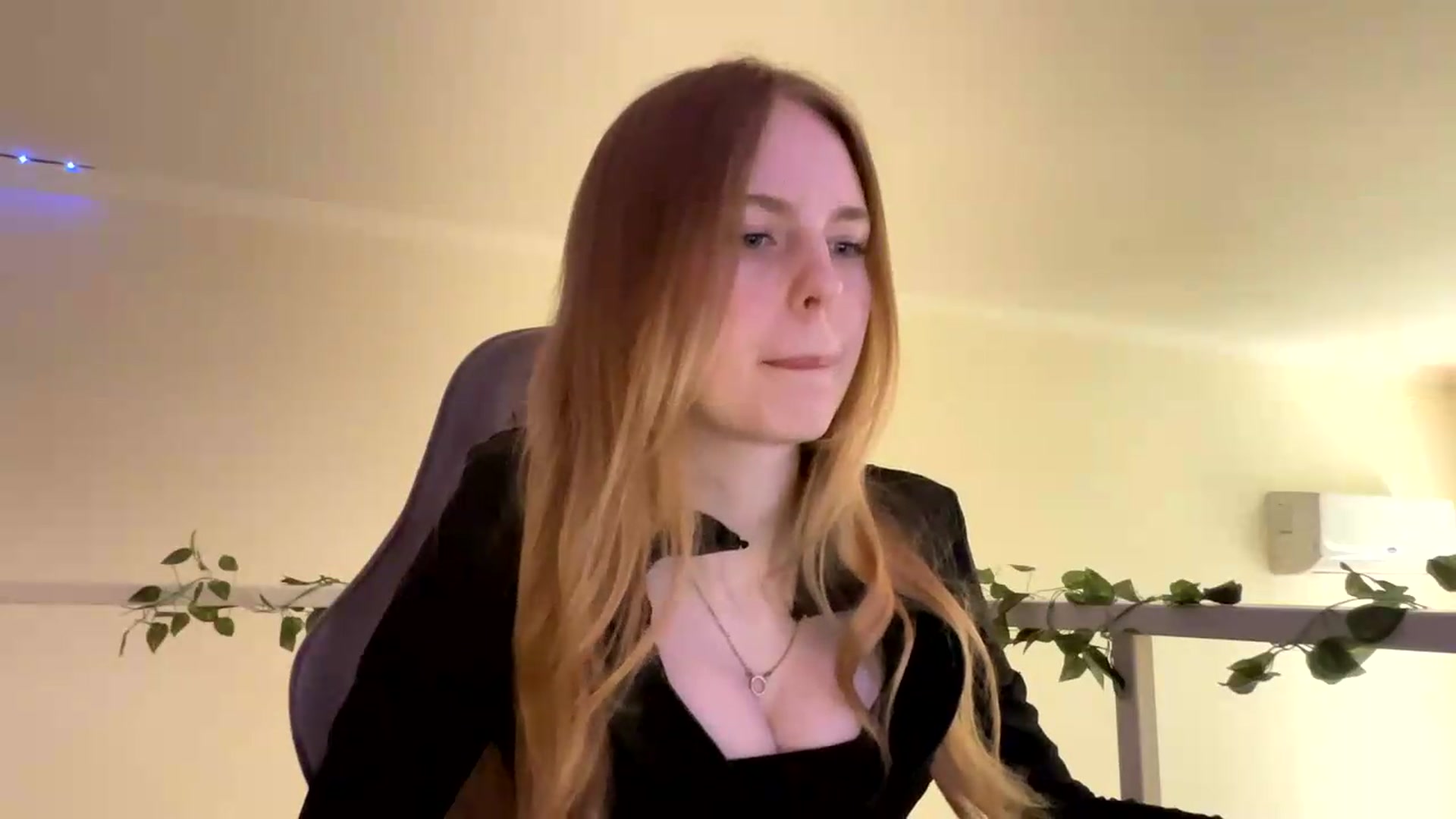 Gallery image thumbnail from SelinaMynx's myfreecams stream on, 06/06/2026, 10:50 image 18 of 20
