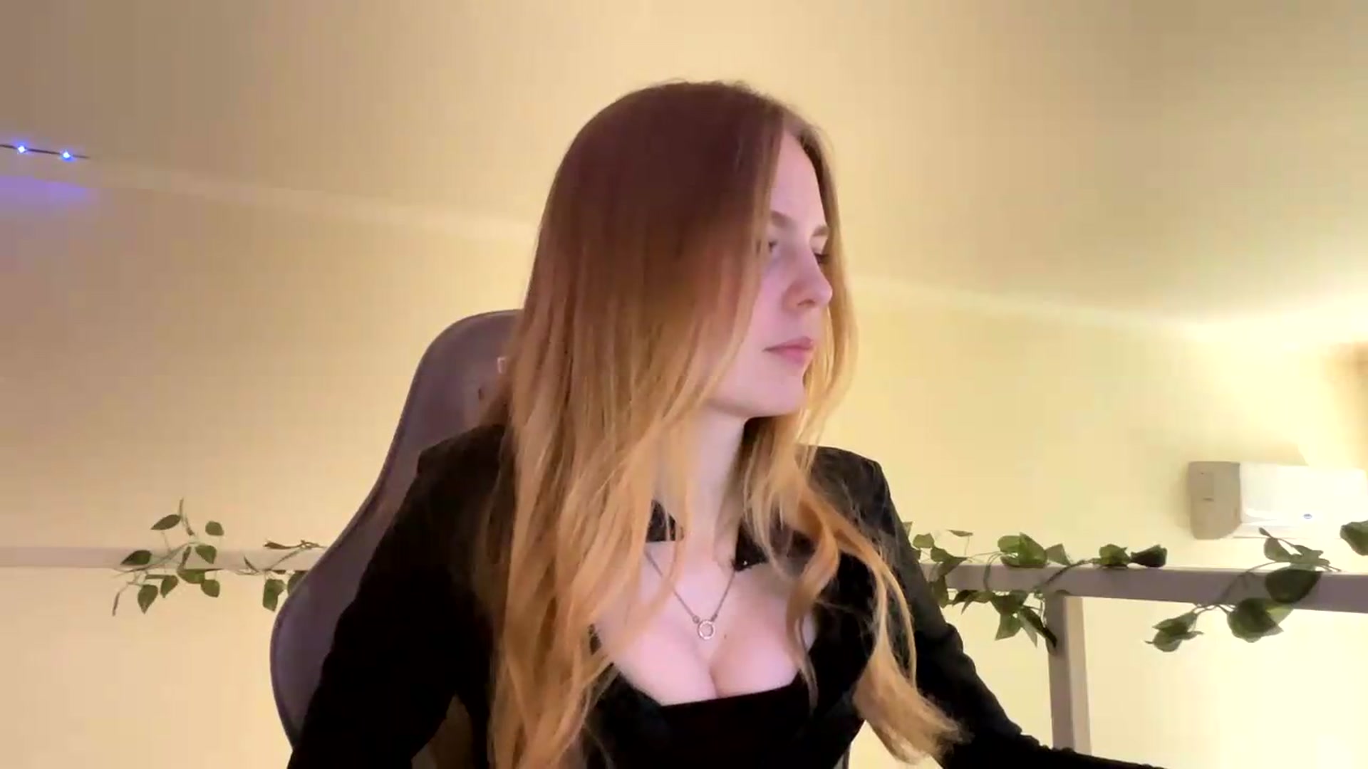 Gallery image thumbnail from SelinaMynx's myfreecams stream on, 06/06/2026, 10:50 image 14 of 20