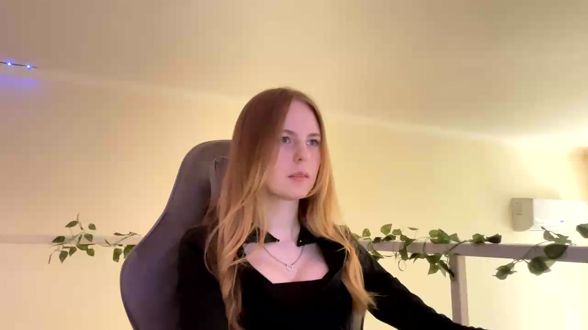 Gallery image thumbnail from SelinaMynx's myfreecams stream on, 06/06/2026, 10:50 image 9 of 20