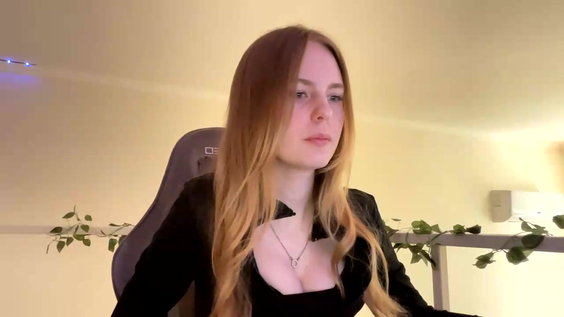Gallery image thumbnail from SelinaMynx's myfreecams stream on, 06/06/2026, 10:50 image 13 of 20