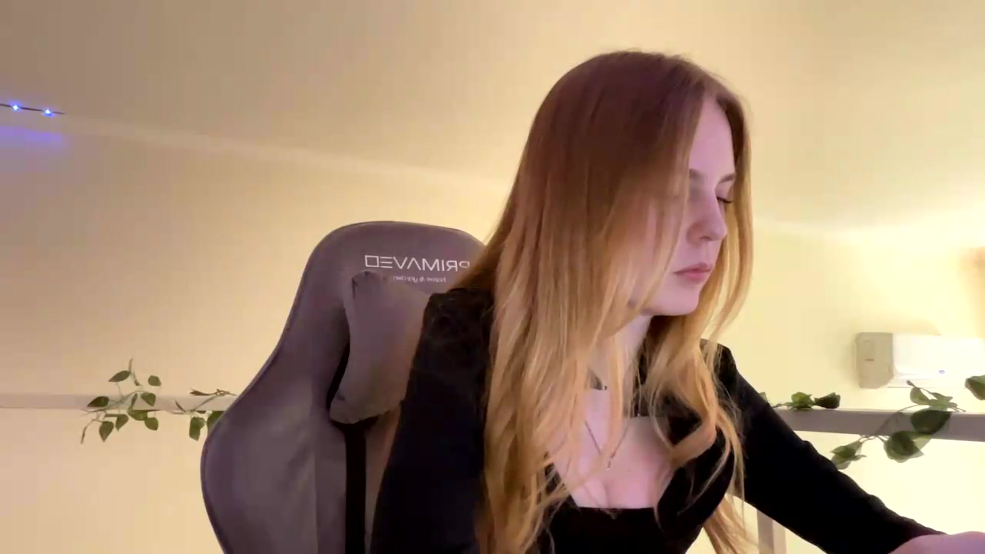 Gallery image thumbnail from SelinaMynx's myfreecams stream on, 06/06/2026, 10:50 image 16 of 20