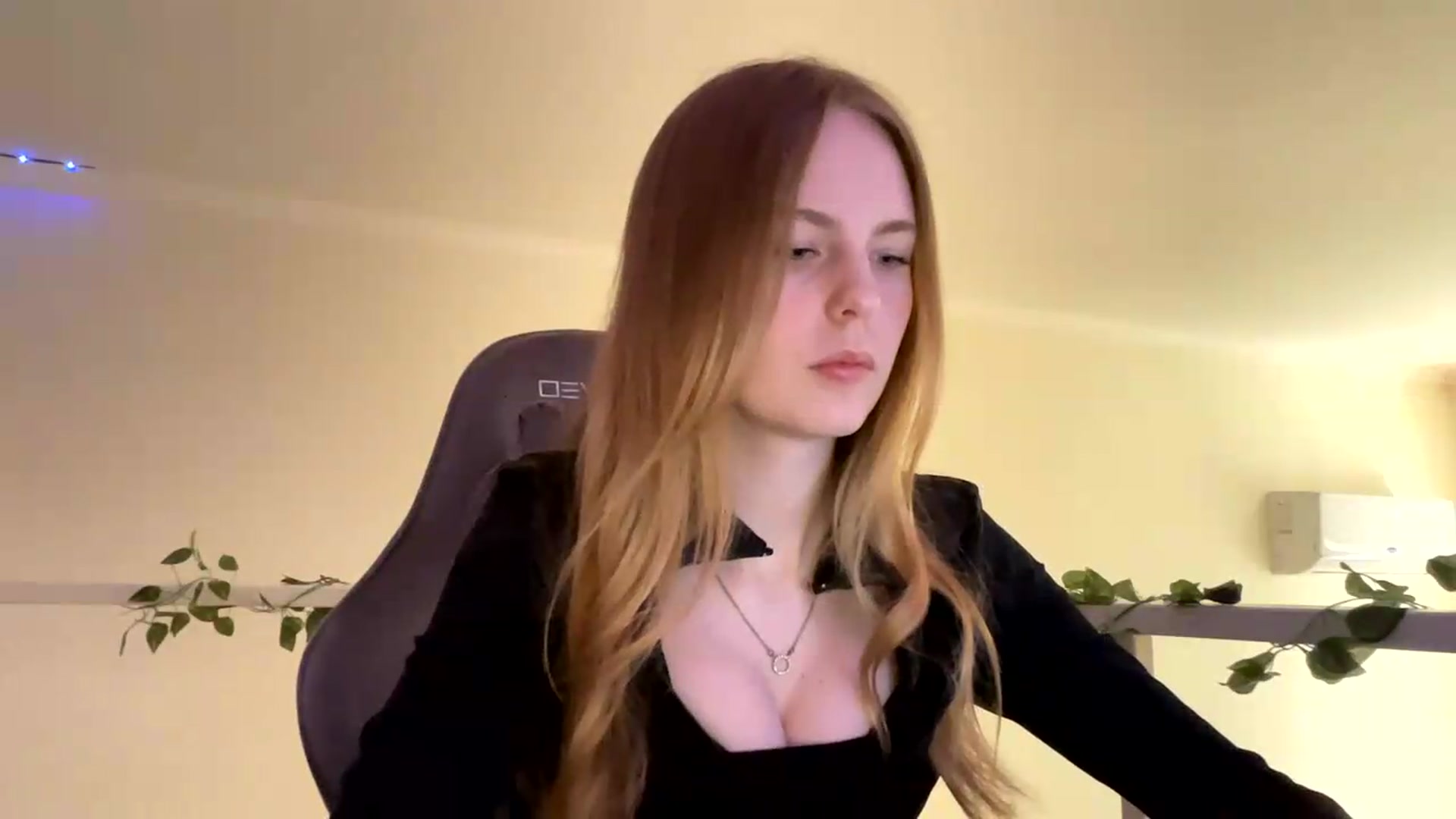 Gallery image thumbnail from SelinaMynx's myfreecams stream on, 06/06/2026, 10:50 image 12 of 20