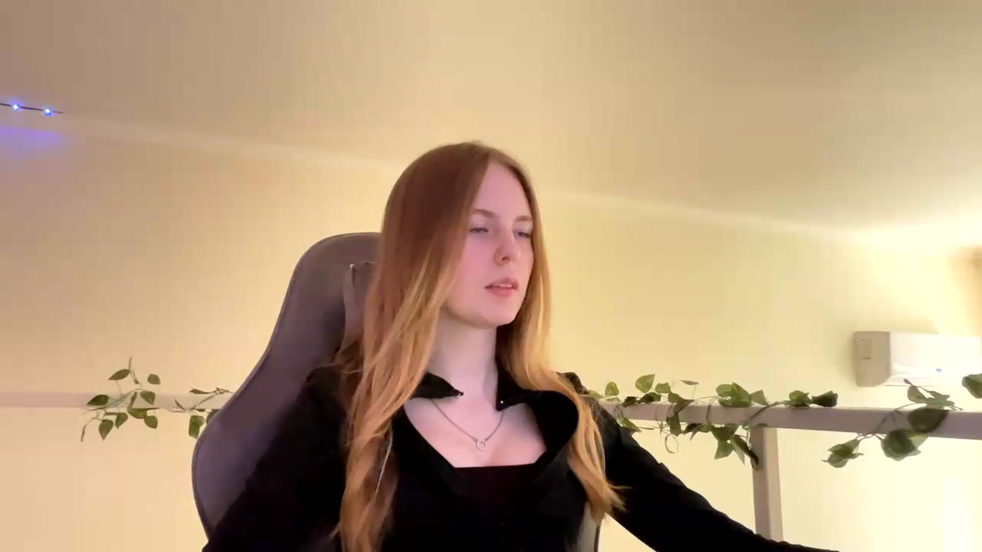 Gallery image thumbnail from SelinaMynx's myfreecams stream on, 06/06/2026, 10:50 image 2 of 20