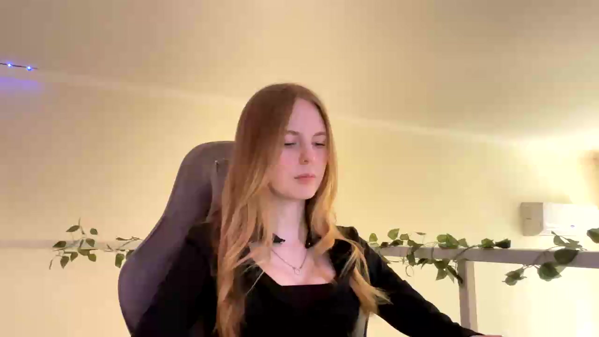 Gallery image thumbnail from SelinaMynx's myfreecams stream on, 06/06/2026, 10:50 image 1 of 20