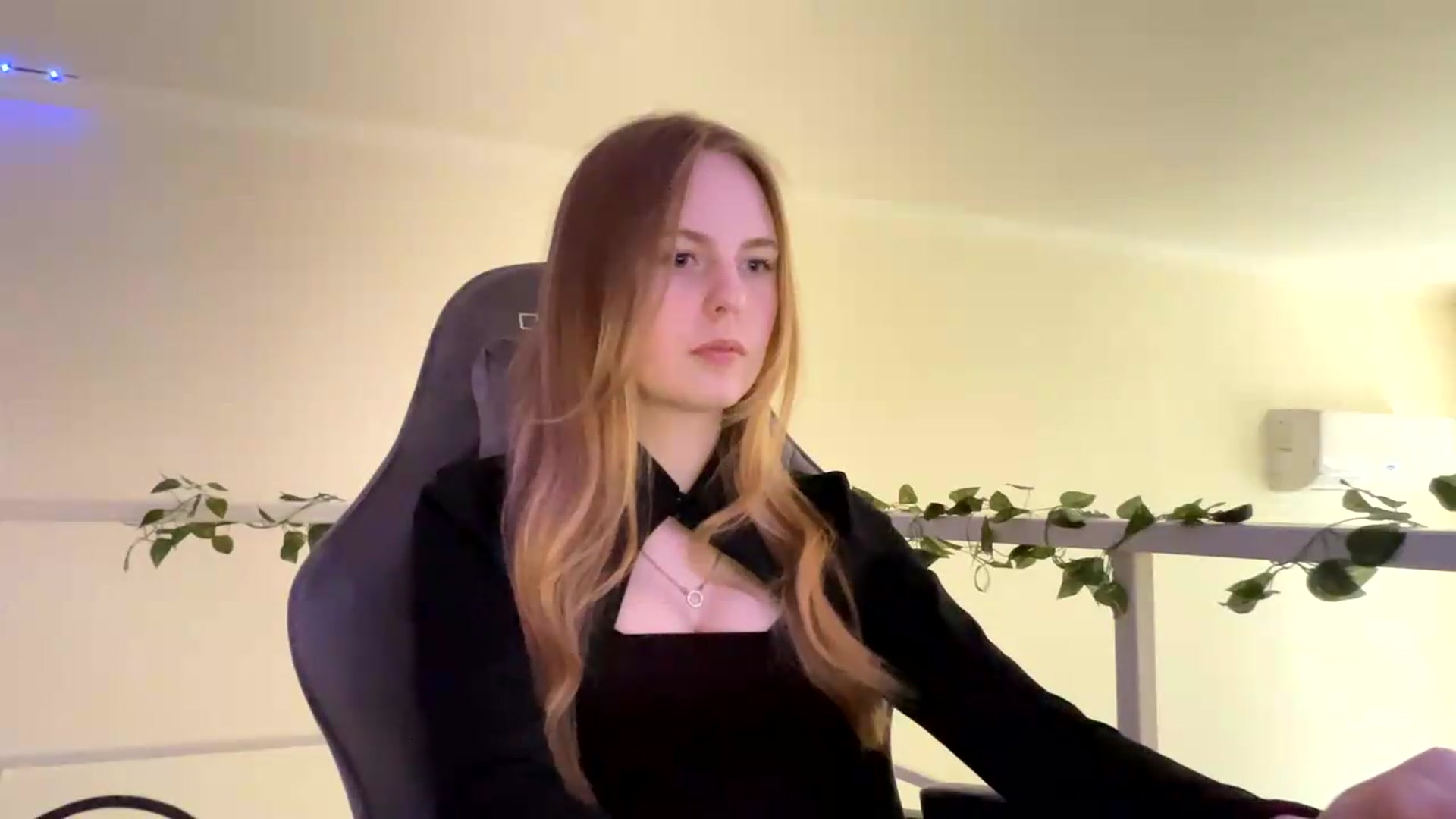 Gallery image thumbnail from SelinaMynx's myfreecams stream on, 06/06/2026, 13:21 image 11 of 20