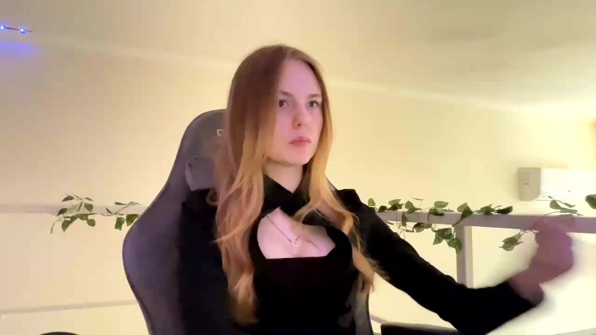 Gallery image thumbnail from SelinaMynx's myfreecams stream on, 06/06/2026, 13:21 image 4 of 20
