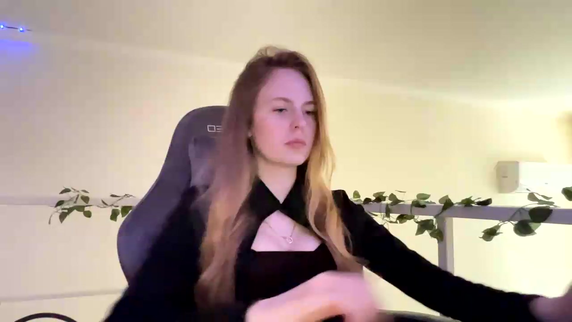 Gallery image thumbnail from SelinaMynx's myfreecams stream on, 06/06/2026, 13:21 image 18 of 20
